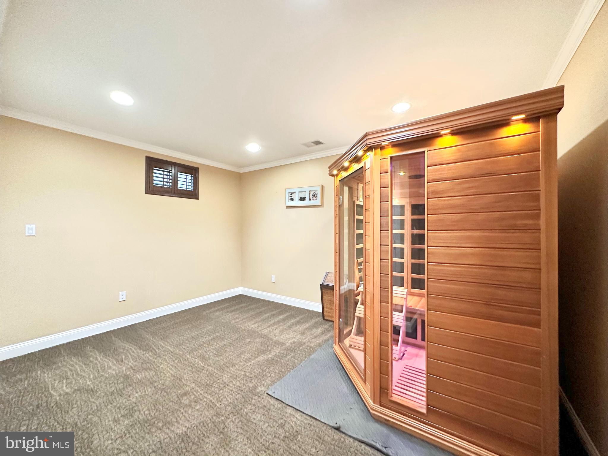 ASHBURN FARM - Residential Lease