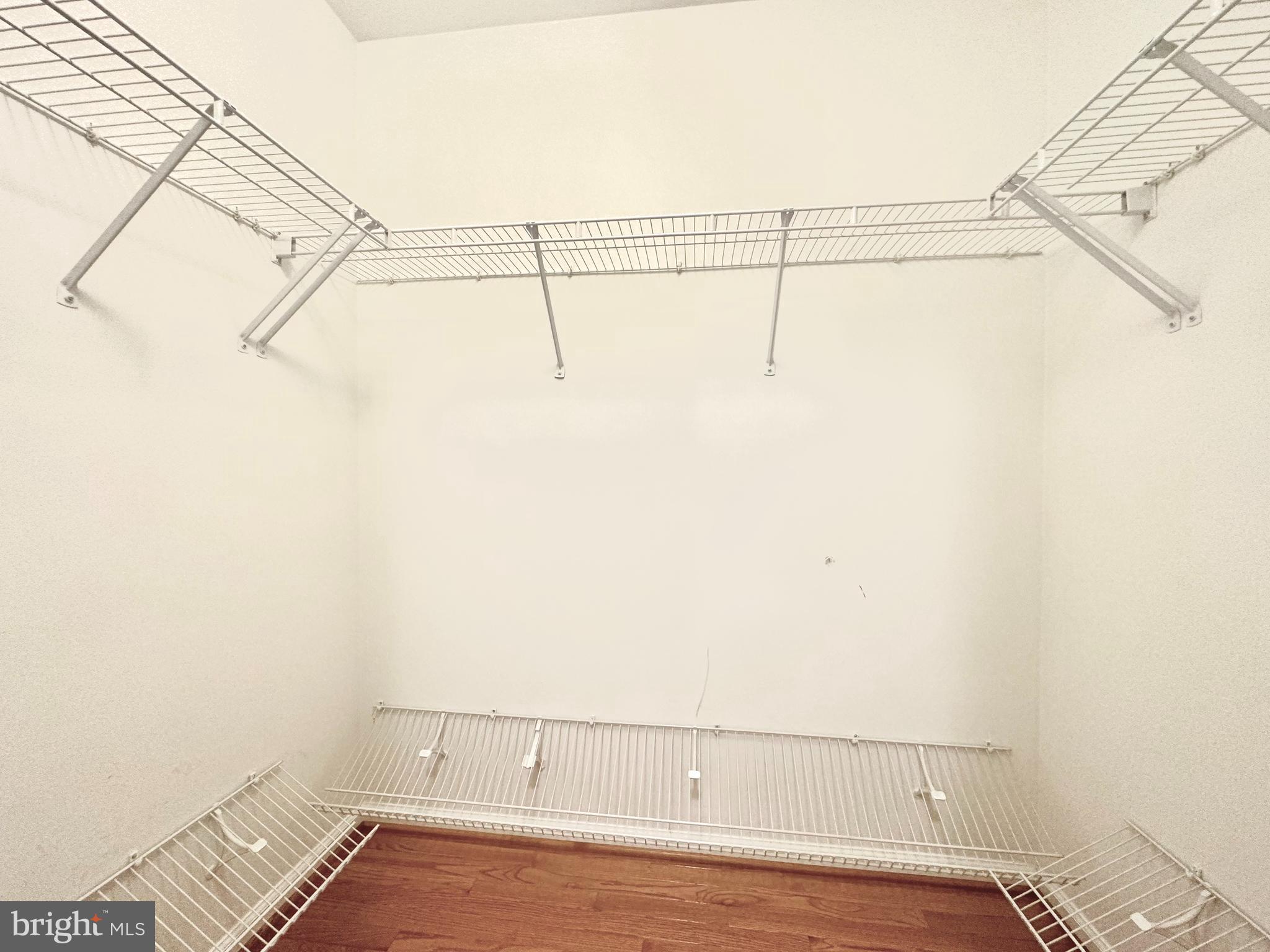 ASHBURN FARM - Residential Lease