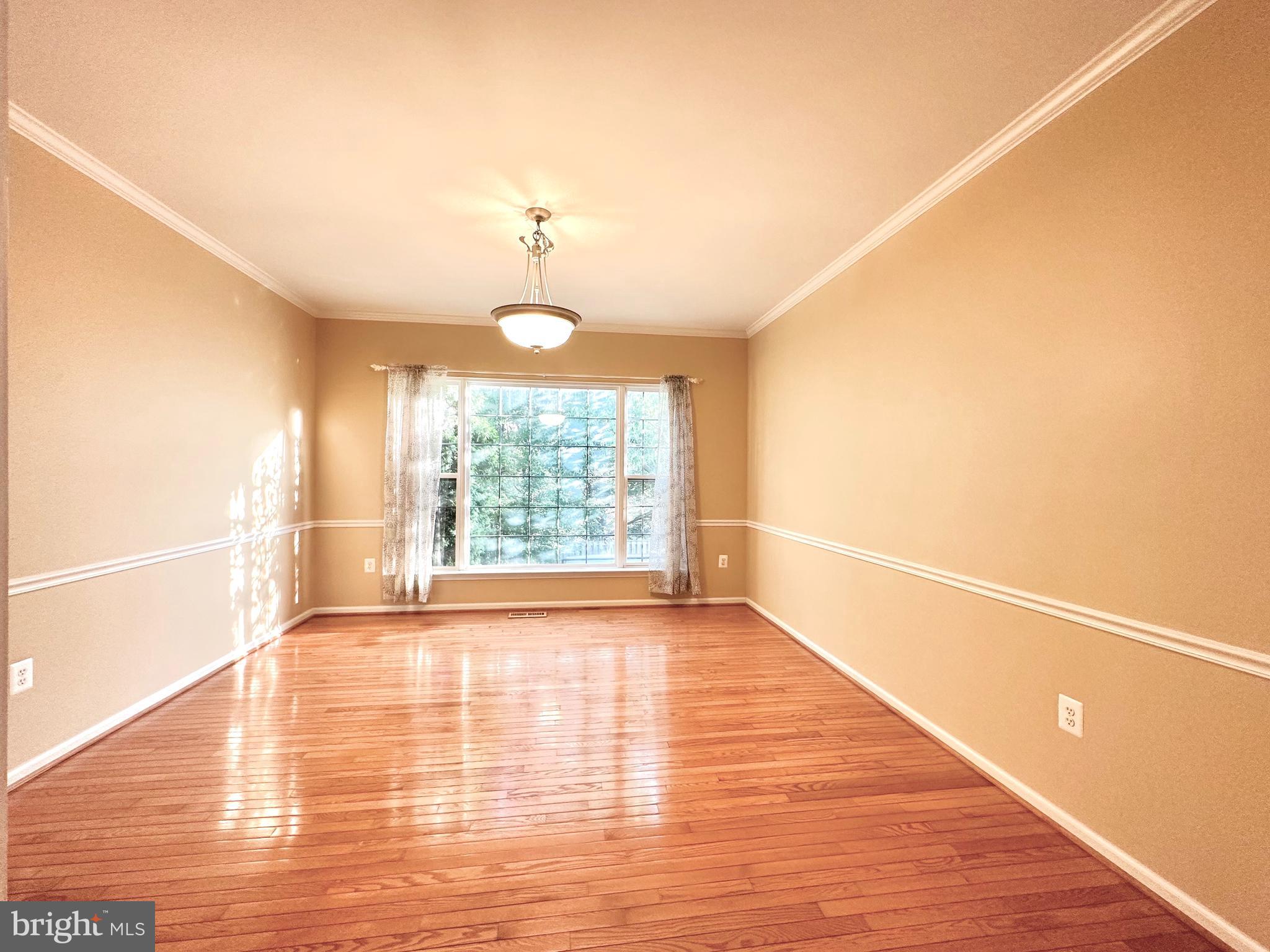 ASHBURN FARM - Residential Lease