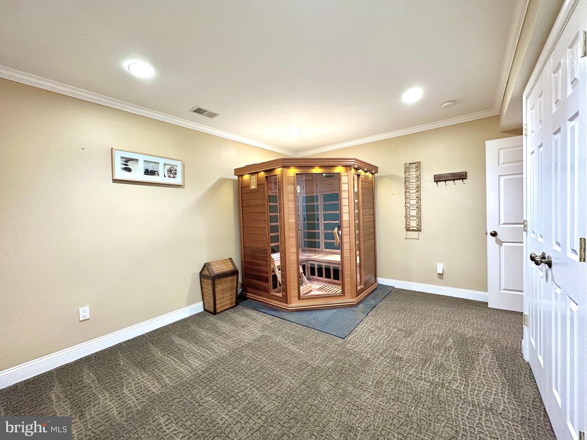 ASHBURN FARM - Residential Lease