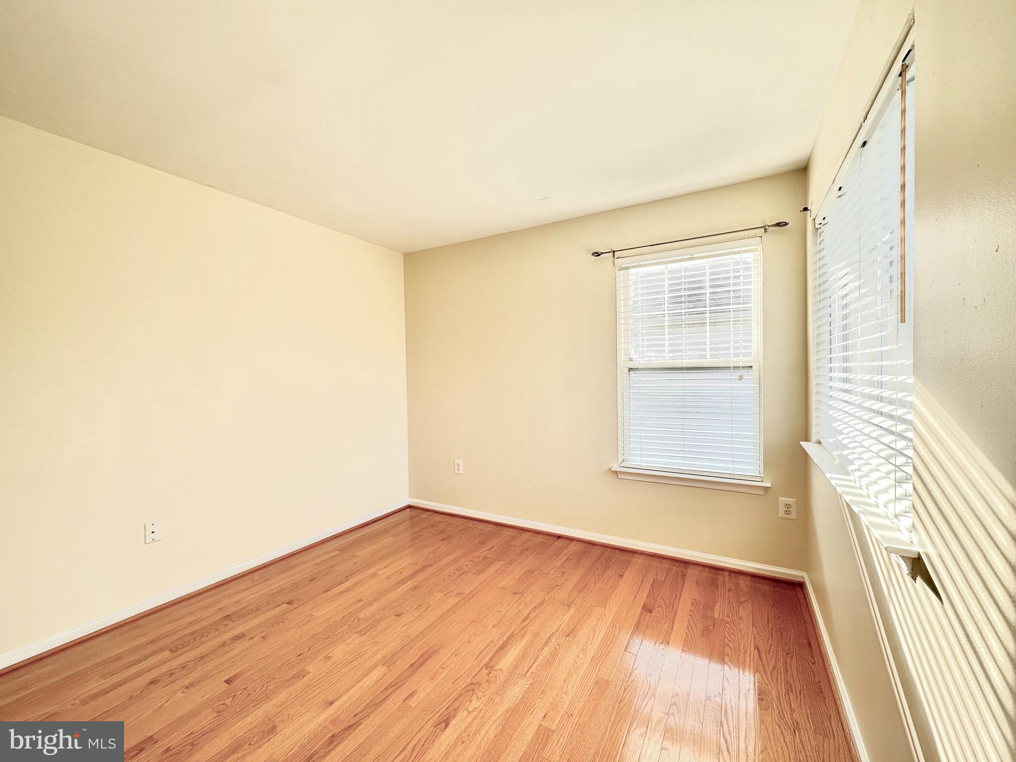 ASHBURN FARM - Residential Lease