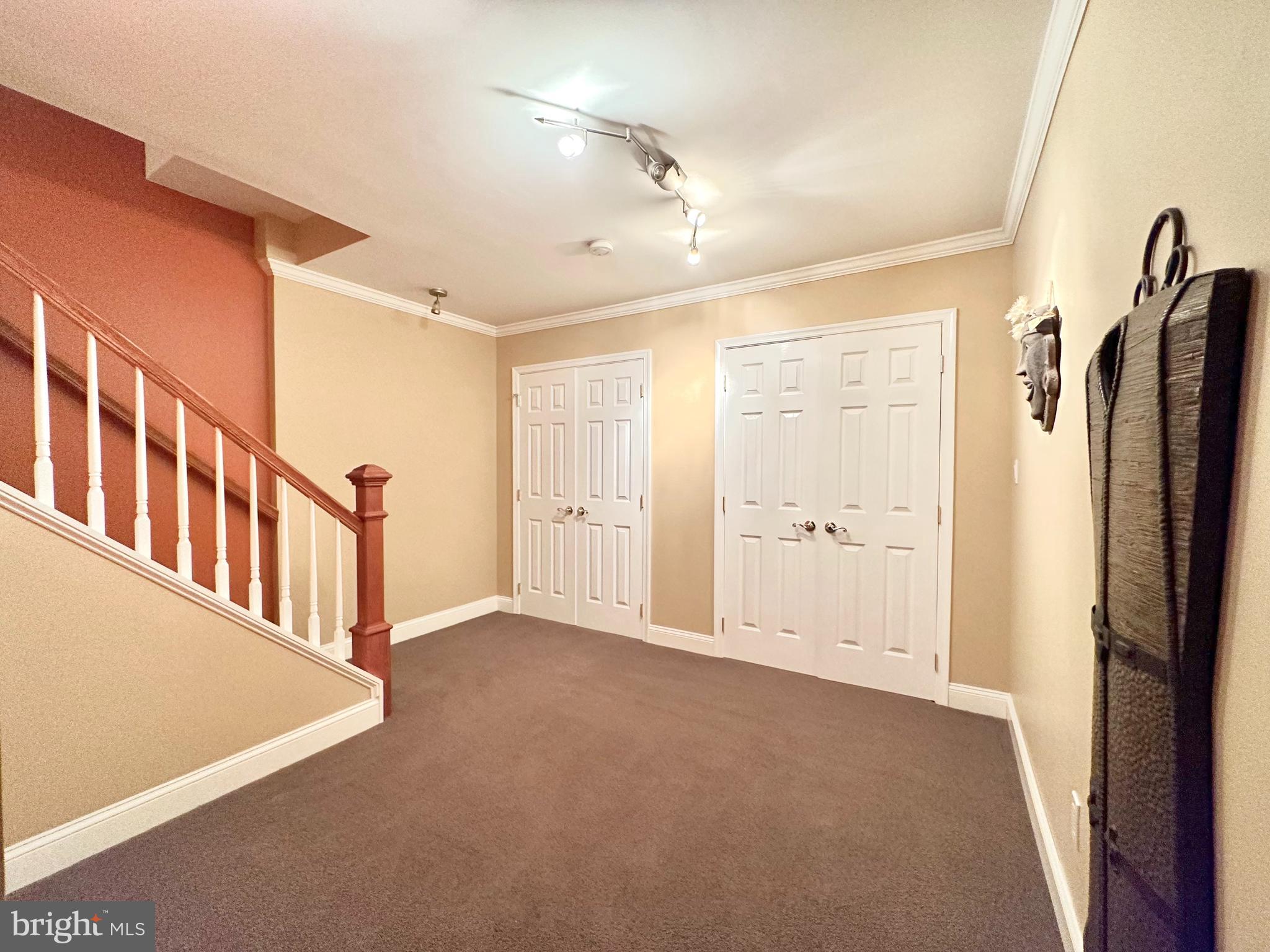 ASHBURN FARM - Residential Lease