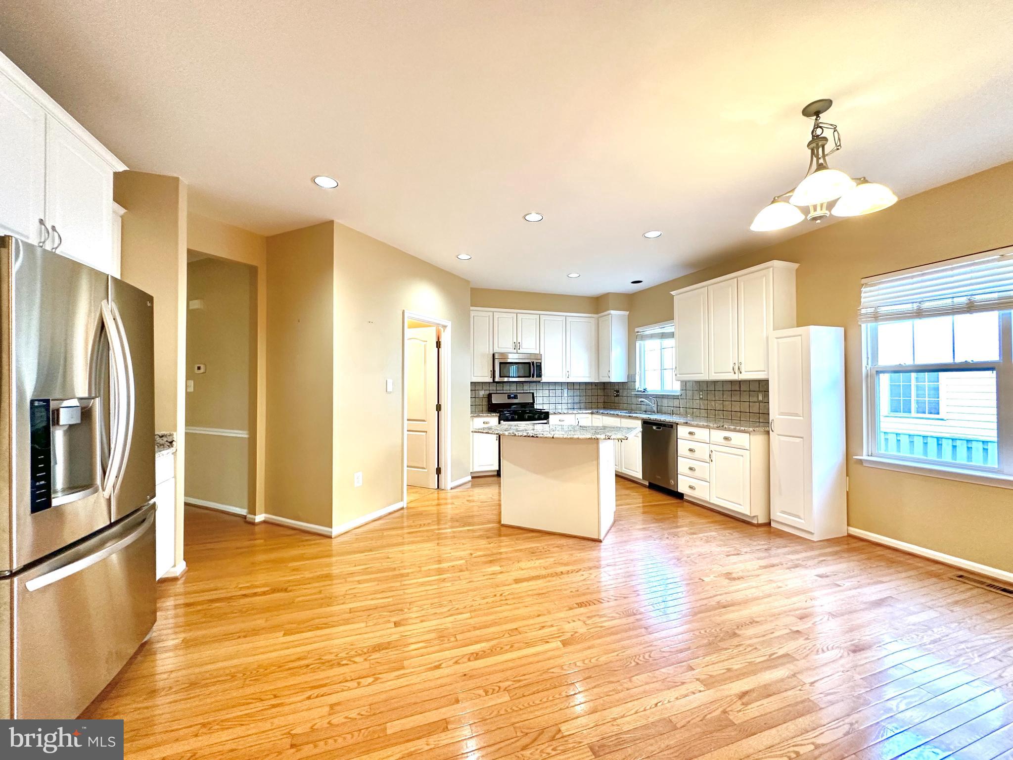 ASHBURN FARM - Residential Lease