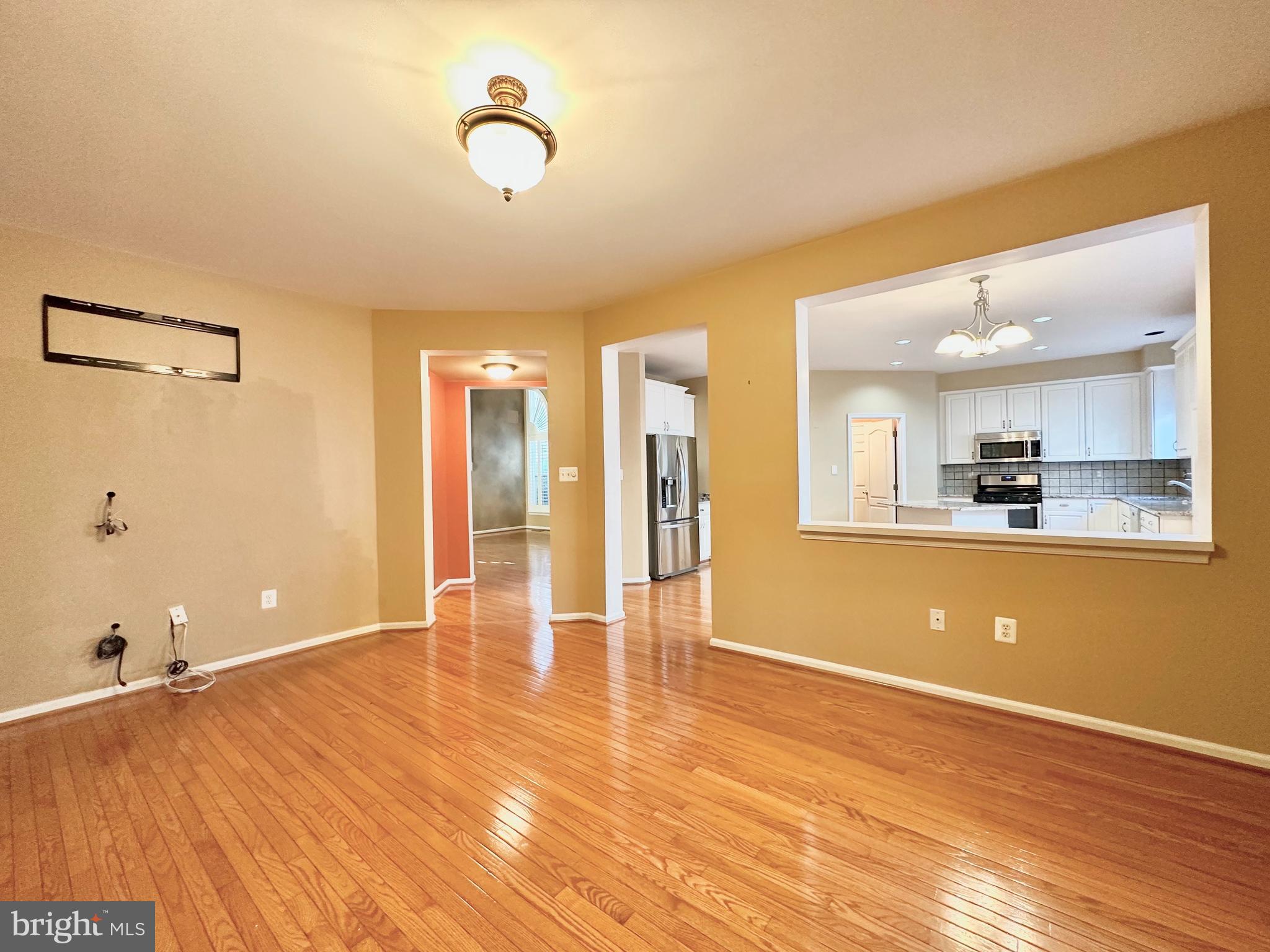 ASHBURN FARM - Residential Lease