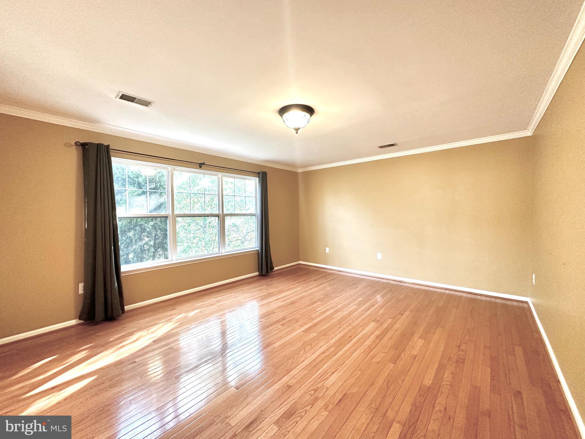 ASHBURN FARM - Residential Lease