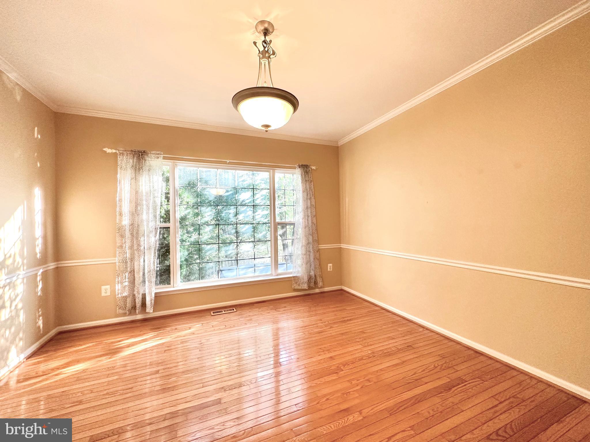 ASHBURN FARM - Residential Lease