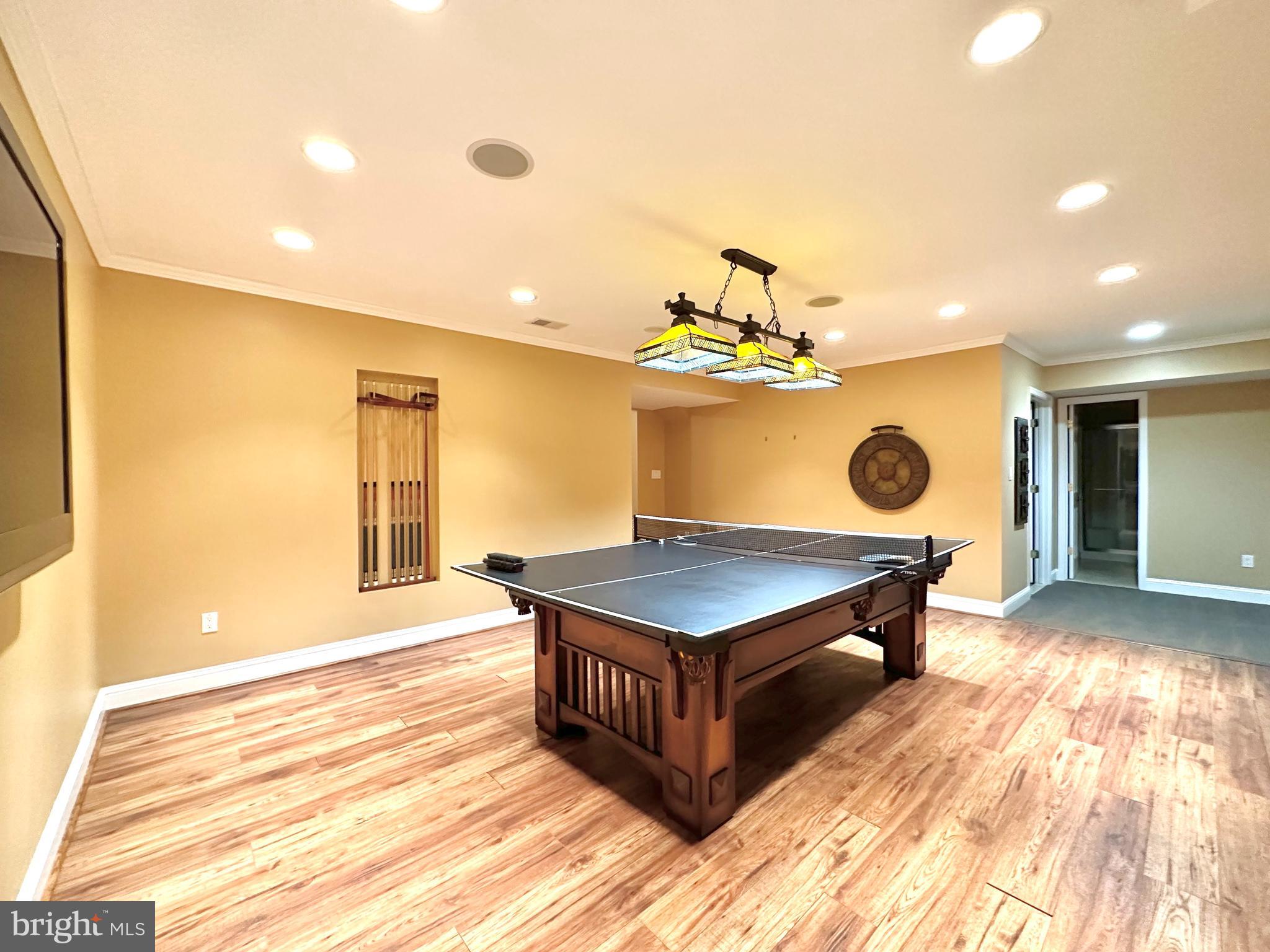 ASHBURN FARM - Residential Lease