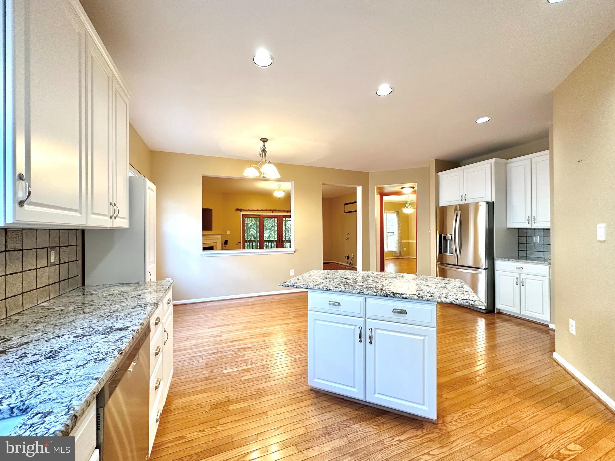 ASHBURN FARM - Residential Lease