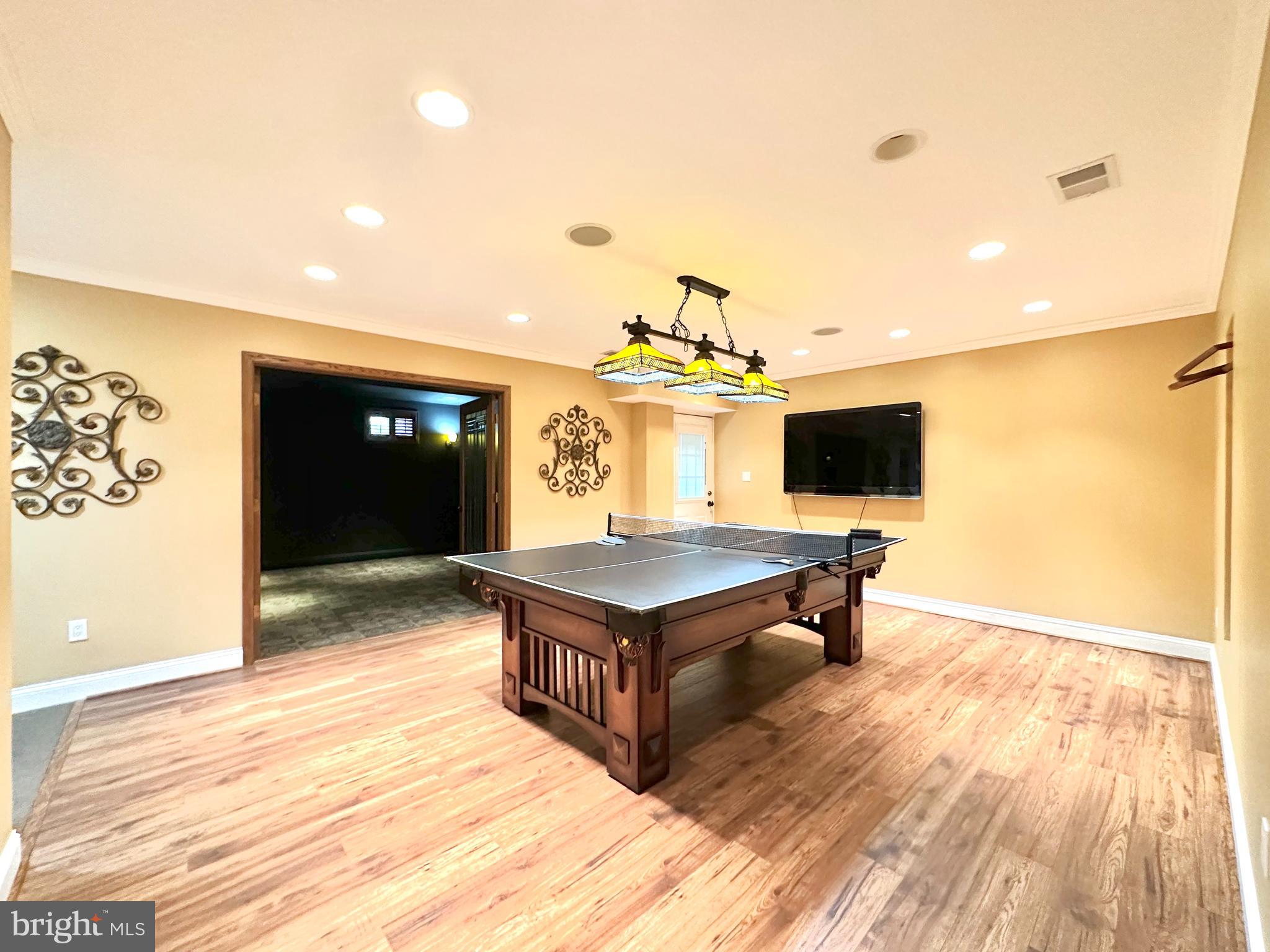 ASHBURN FARM - Residential Lease