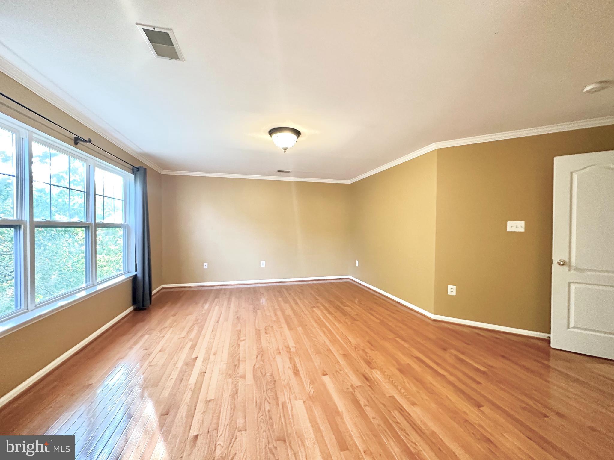 ASHBURN FARM - Residential Lease