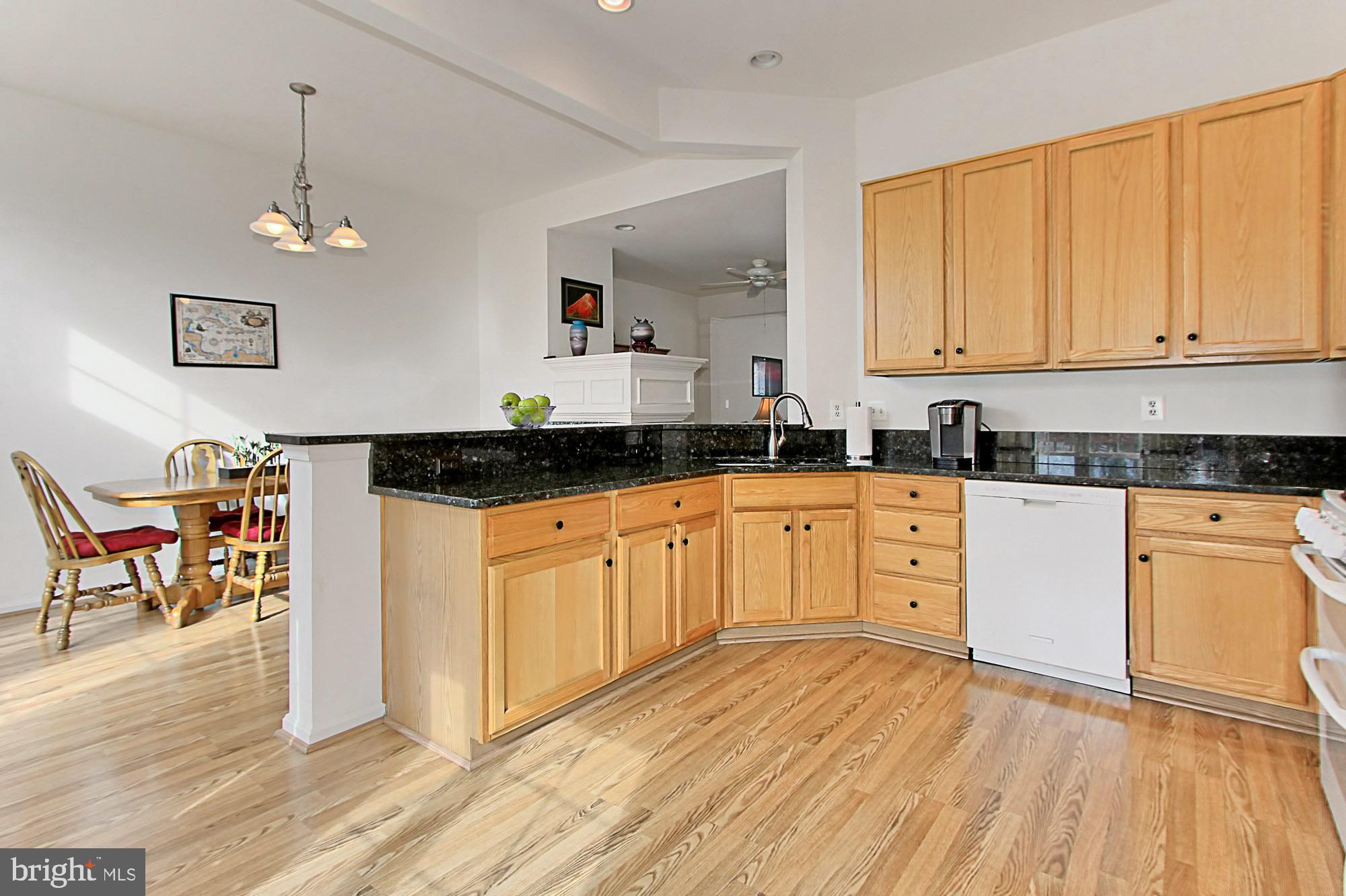 AUTUMN CHASE HUNT - Residential