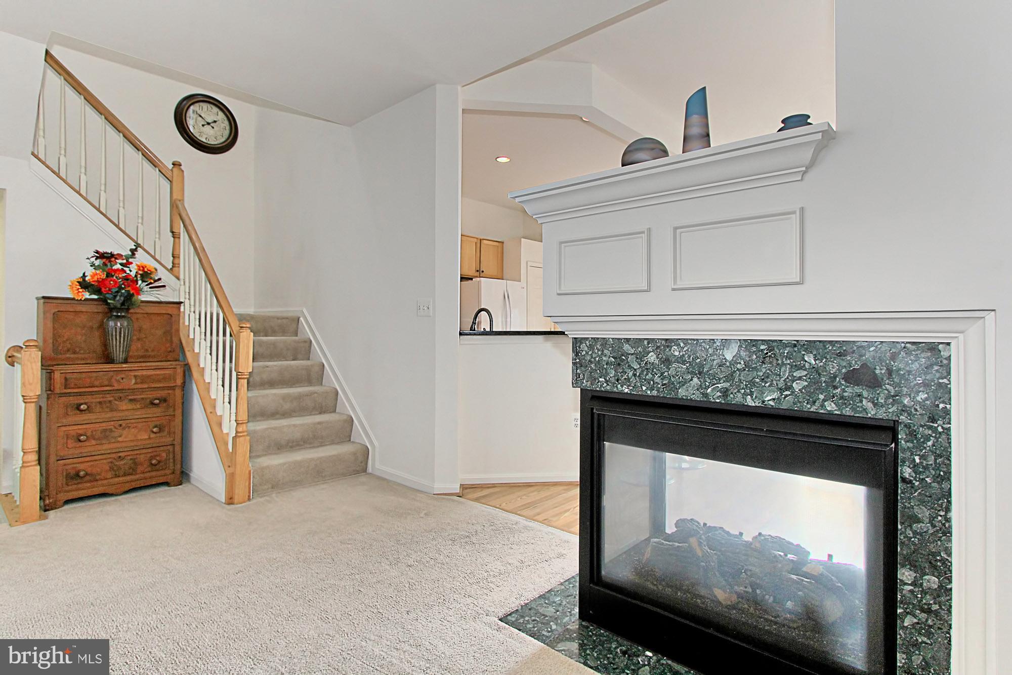 AUTUMN CHASE HUNT - Residential