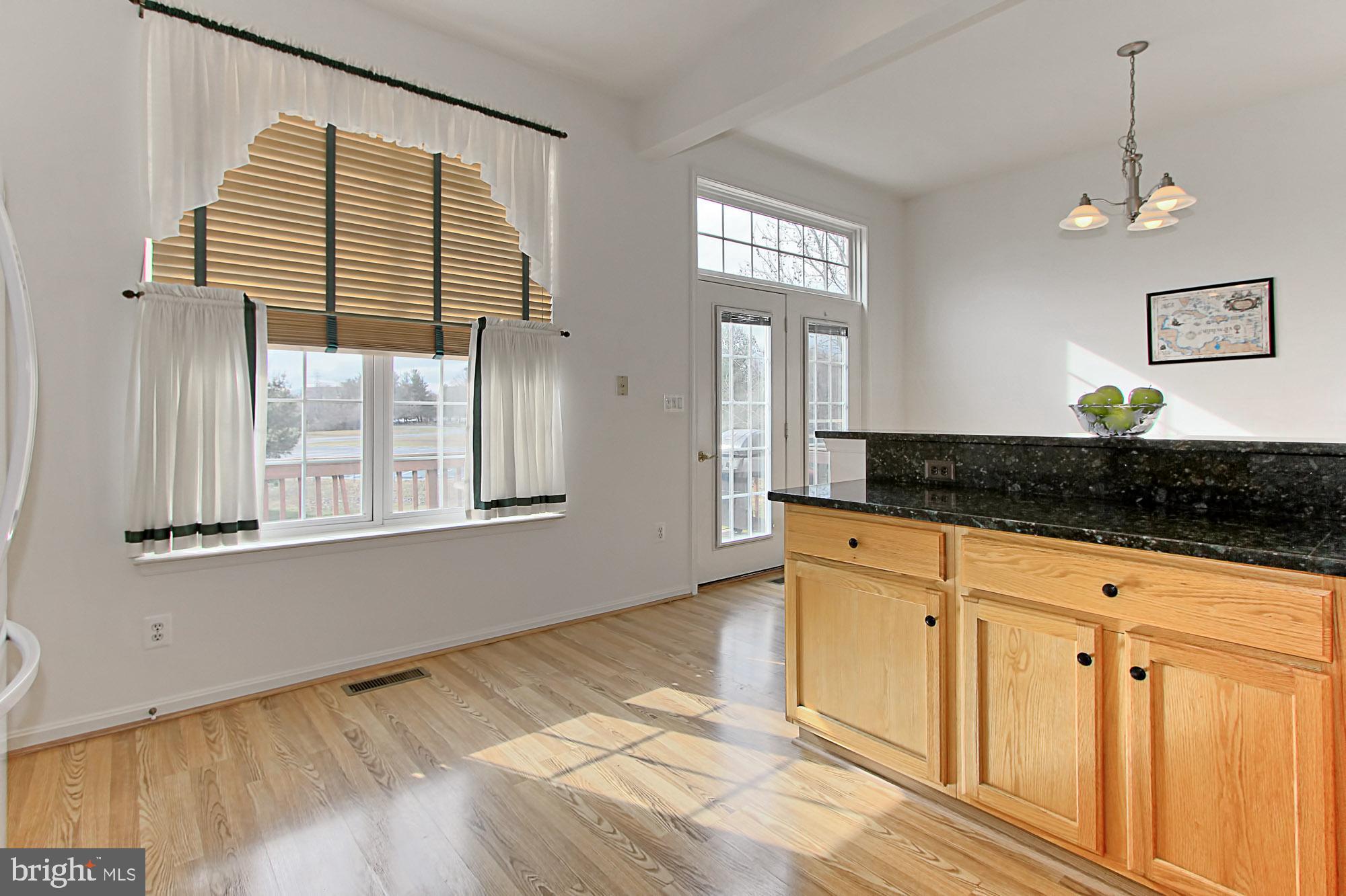 AUTUMN CHASE HUNT - Residential