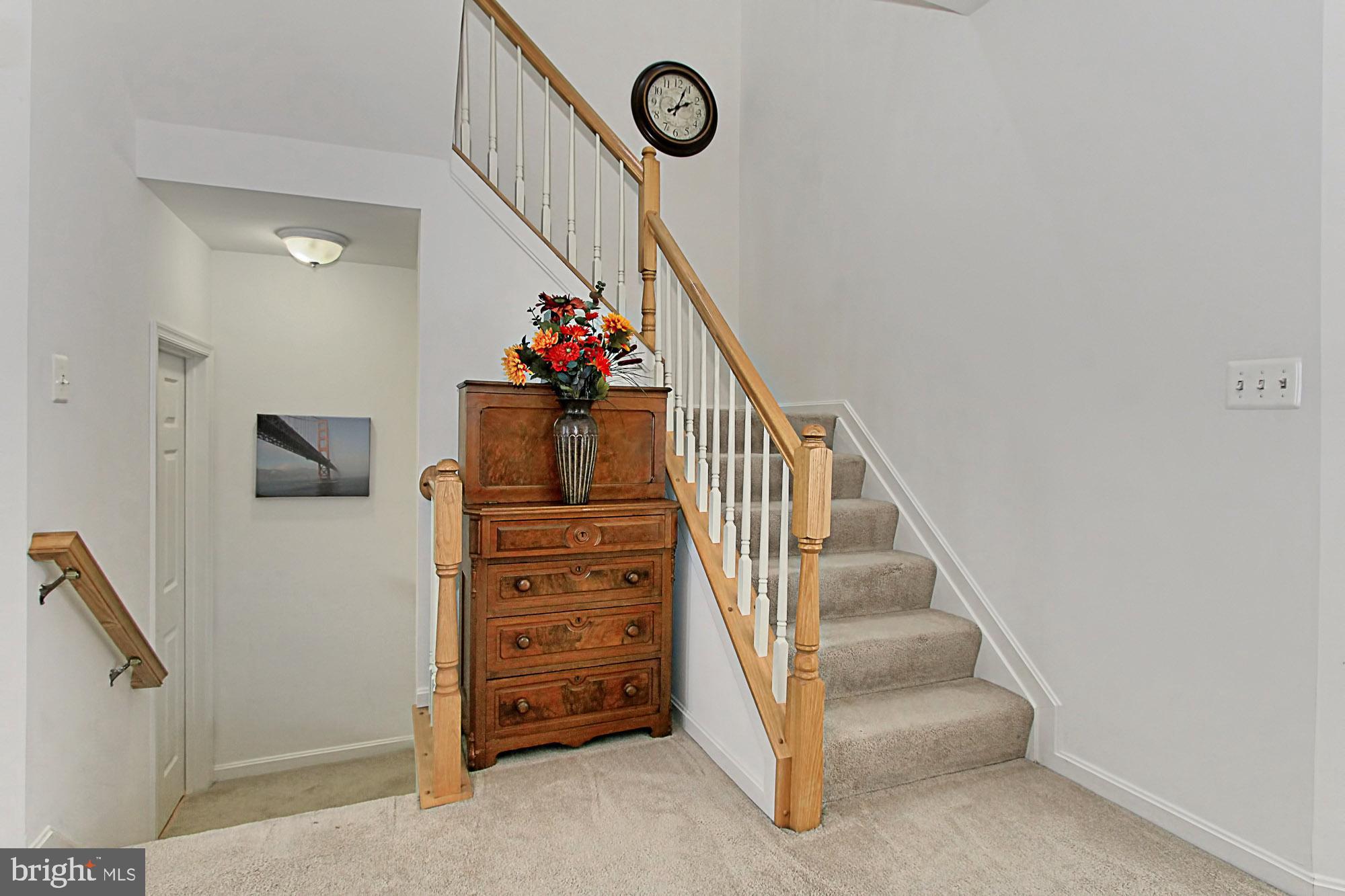 AUTUMN CHASE HUNT - Residential