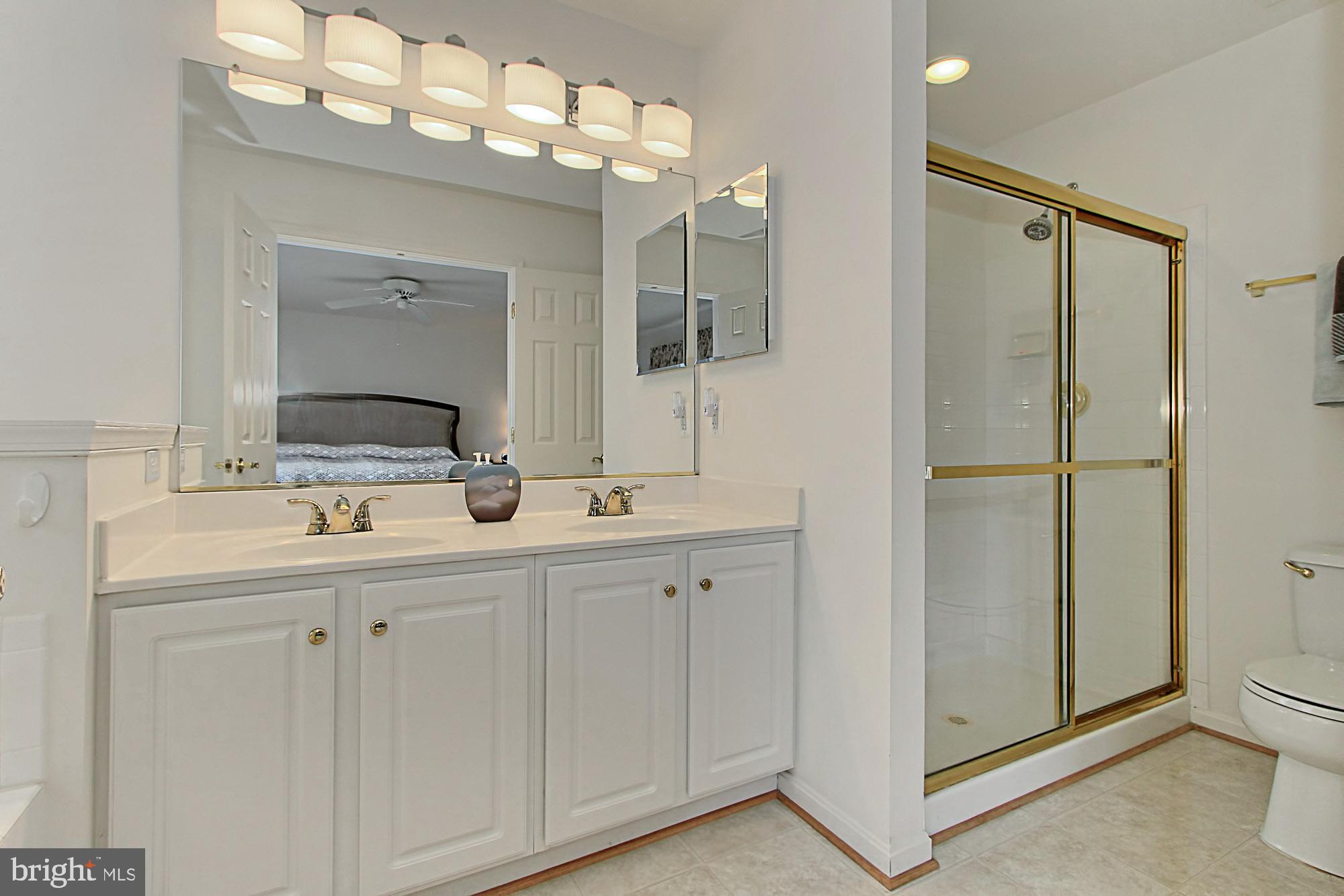 AUTUMN CHASE HUNT - Residential