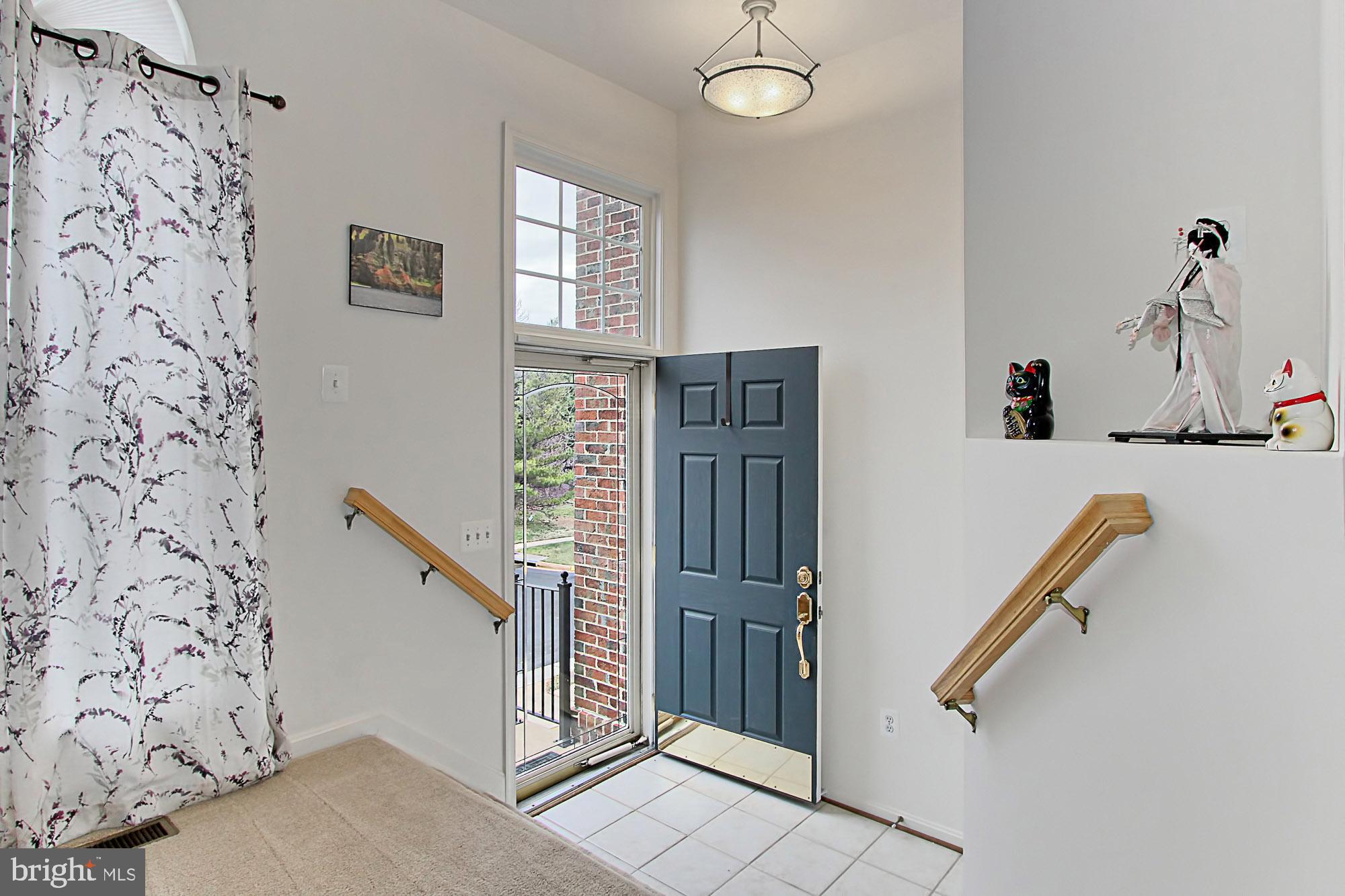 AUTUMN CHASE HUNT - Residential