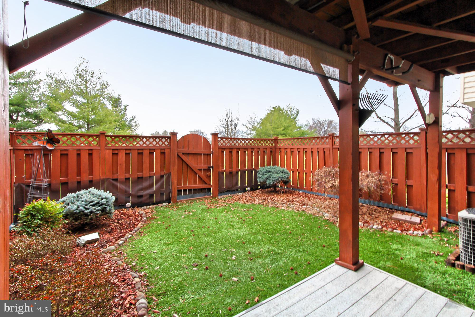 AUTUMN CHASE HUNT - Residential