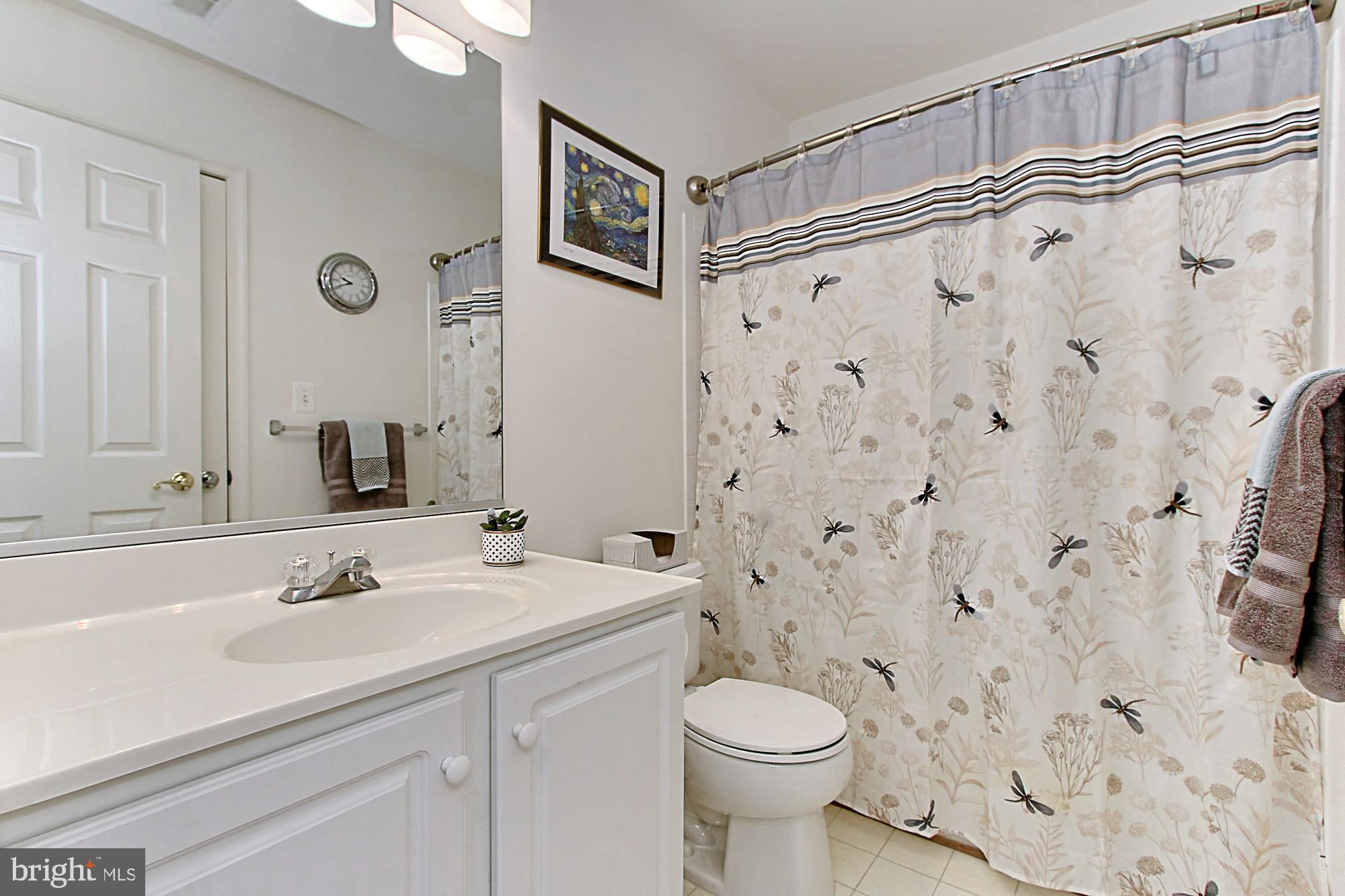 AUTUMN CHASE HUNT - Residential