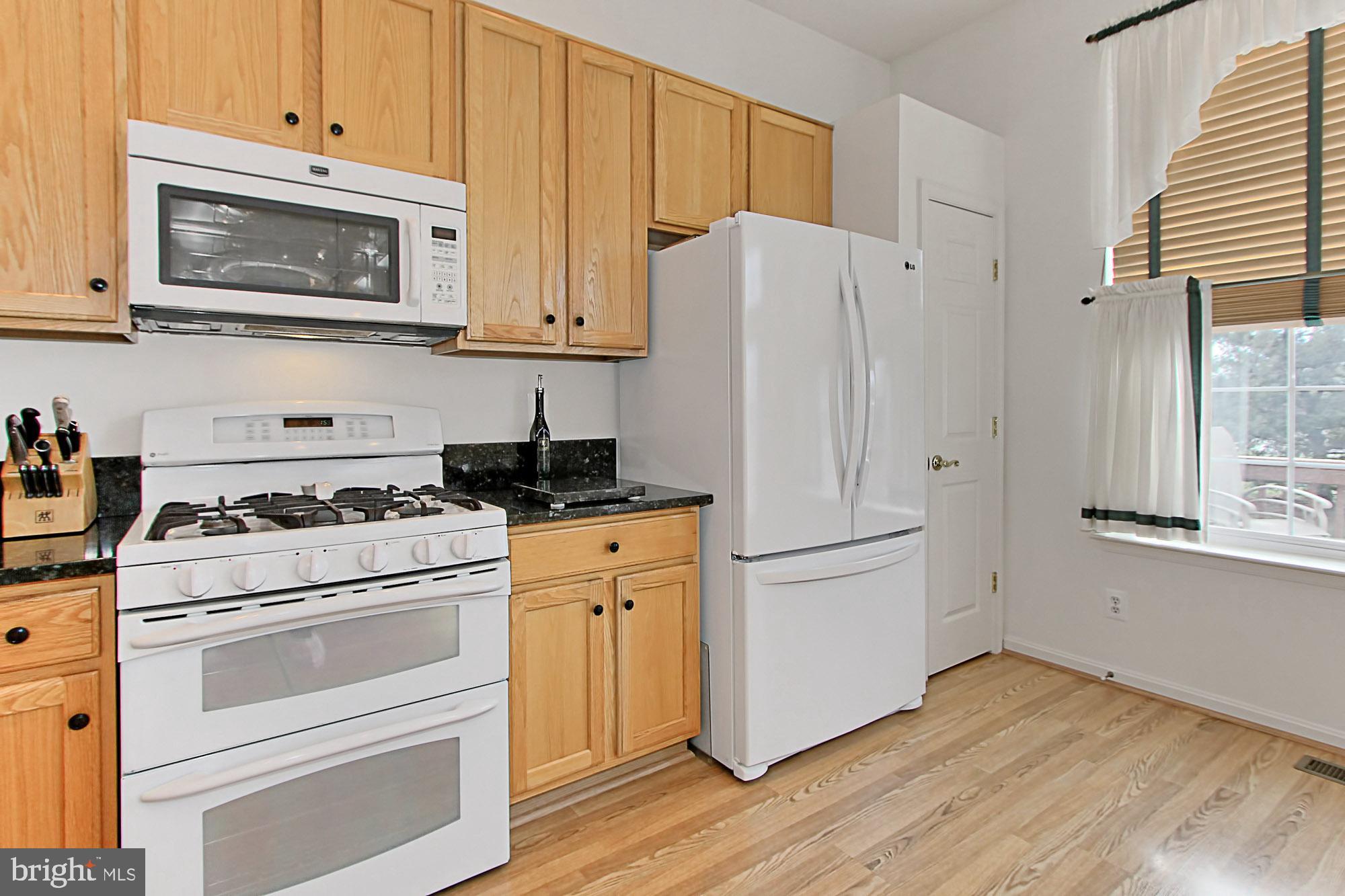 AUTUMN CHASE HUNT - Residential