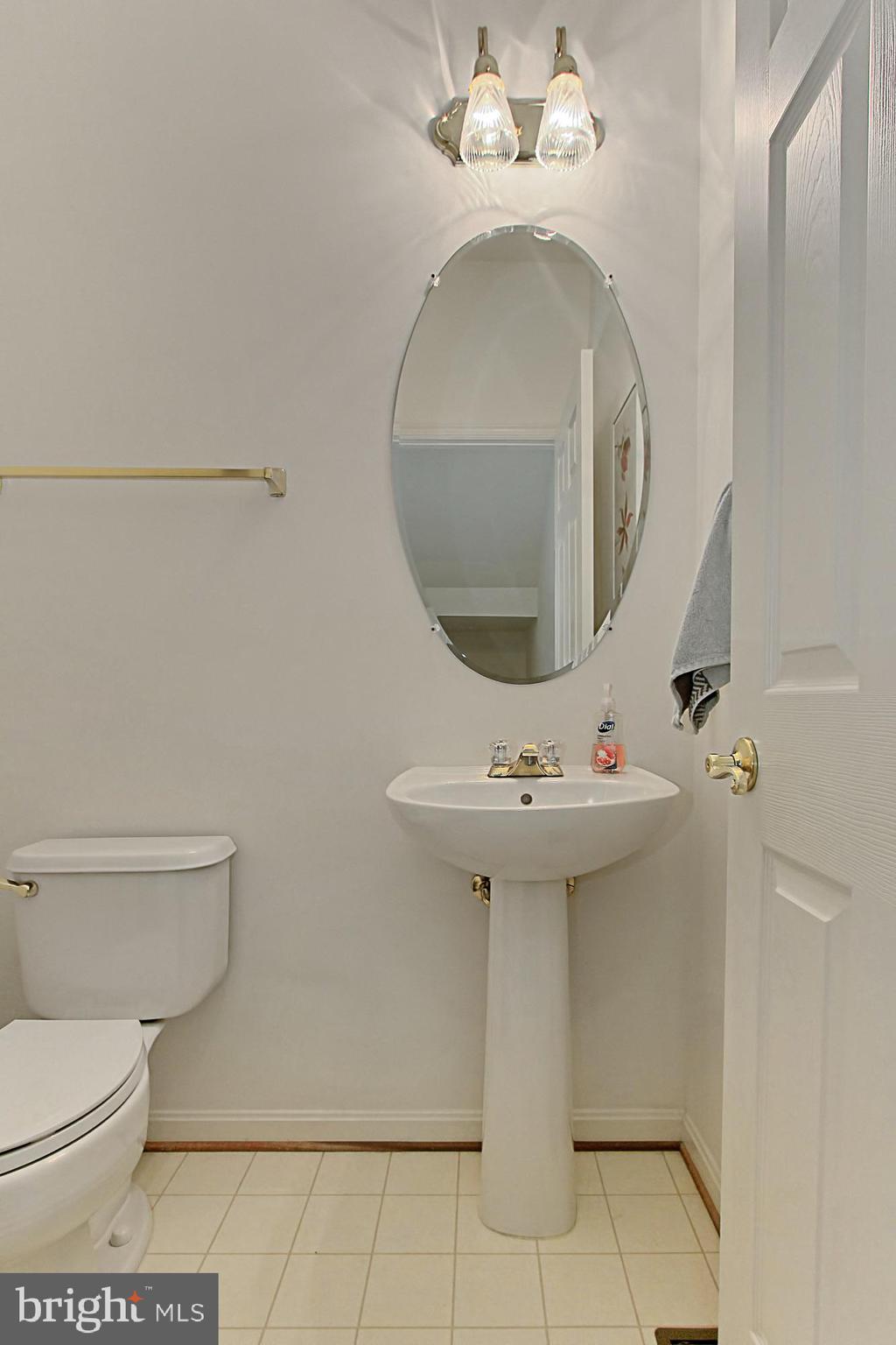 AUTUMN CHASE HUNT - Residential