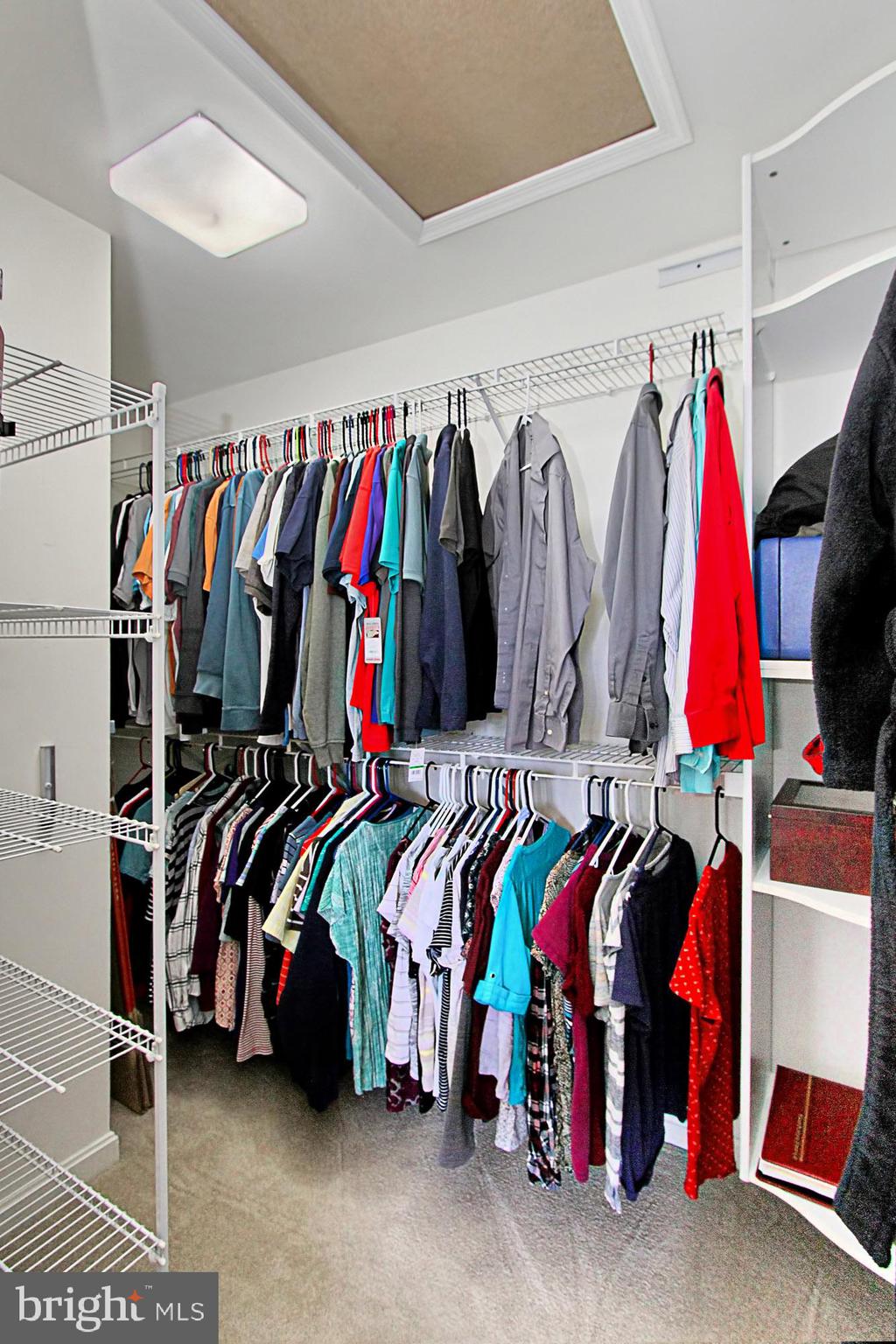 AUTUMN CHASE HUNT - Residential