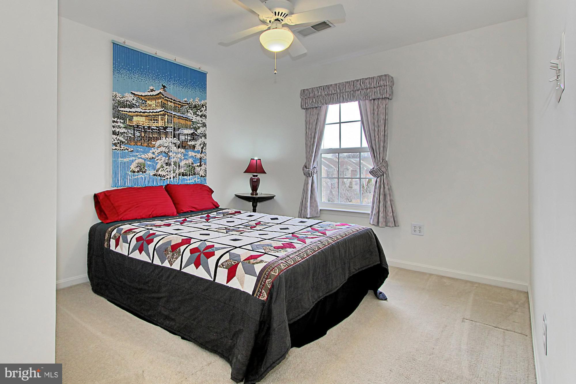 AUTUMN CHASE HUNT - Residential