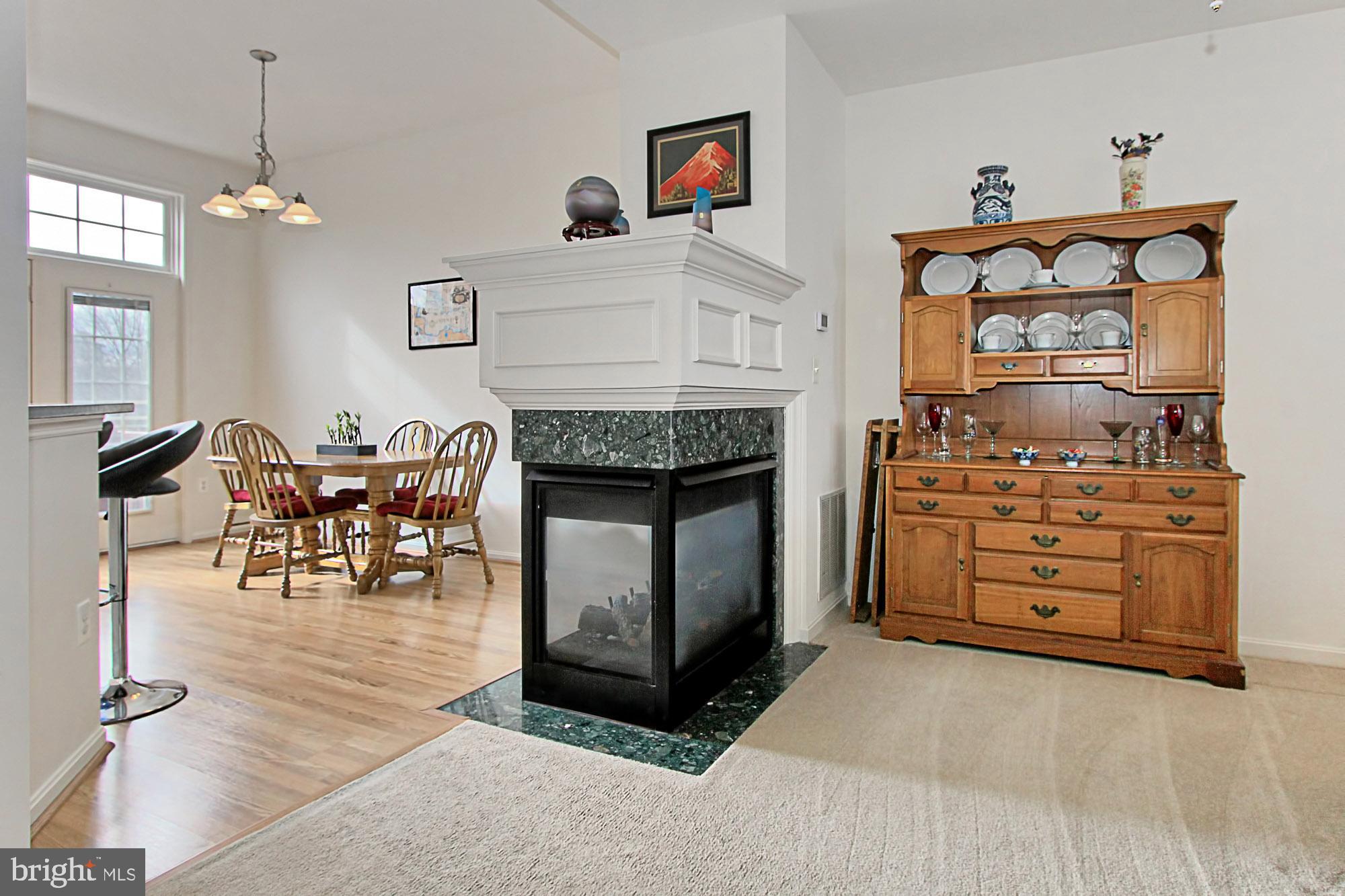 AUTUMN CHASE HUNT - Residential