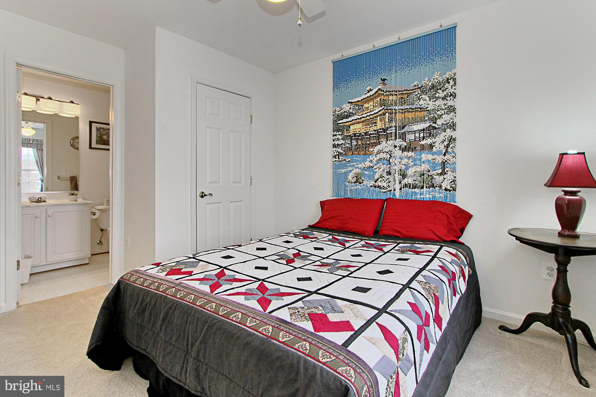 AUTUMN CHASE HUNT - Residential