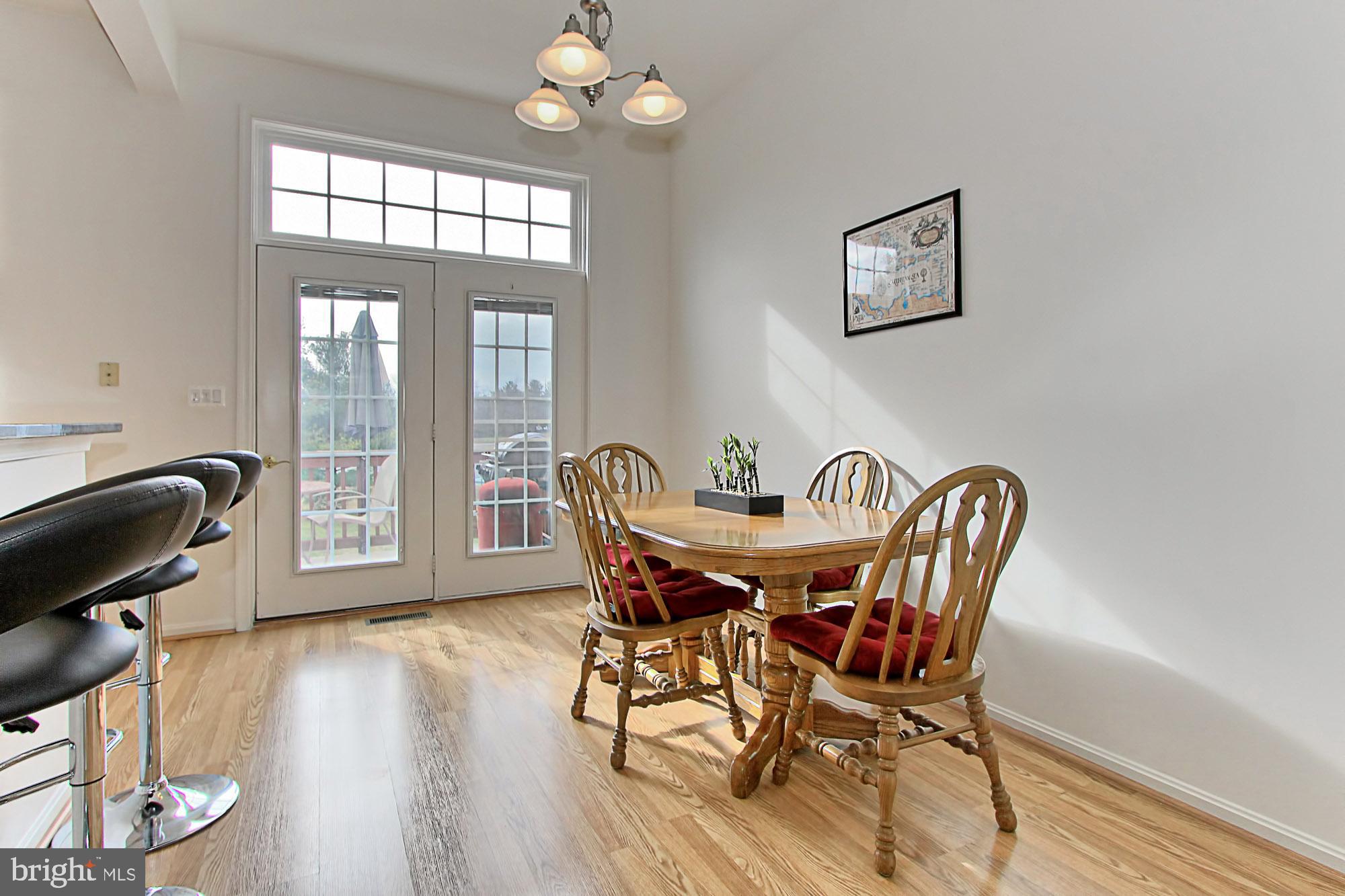 AUTUMN CHASE HUNT - Residential