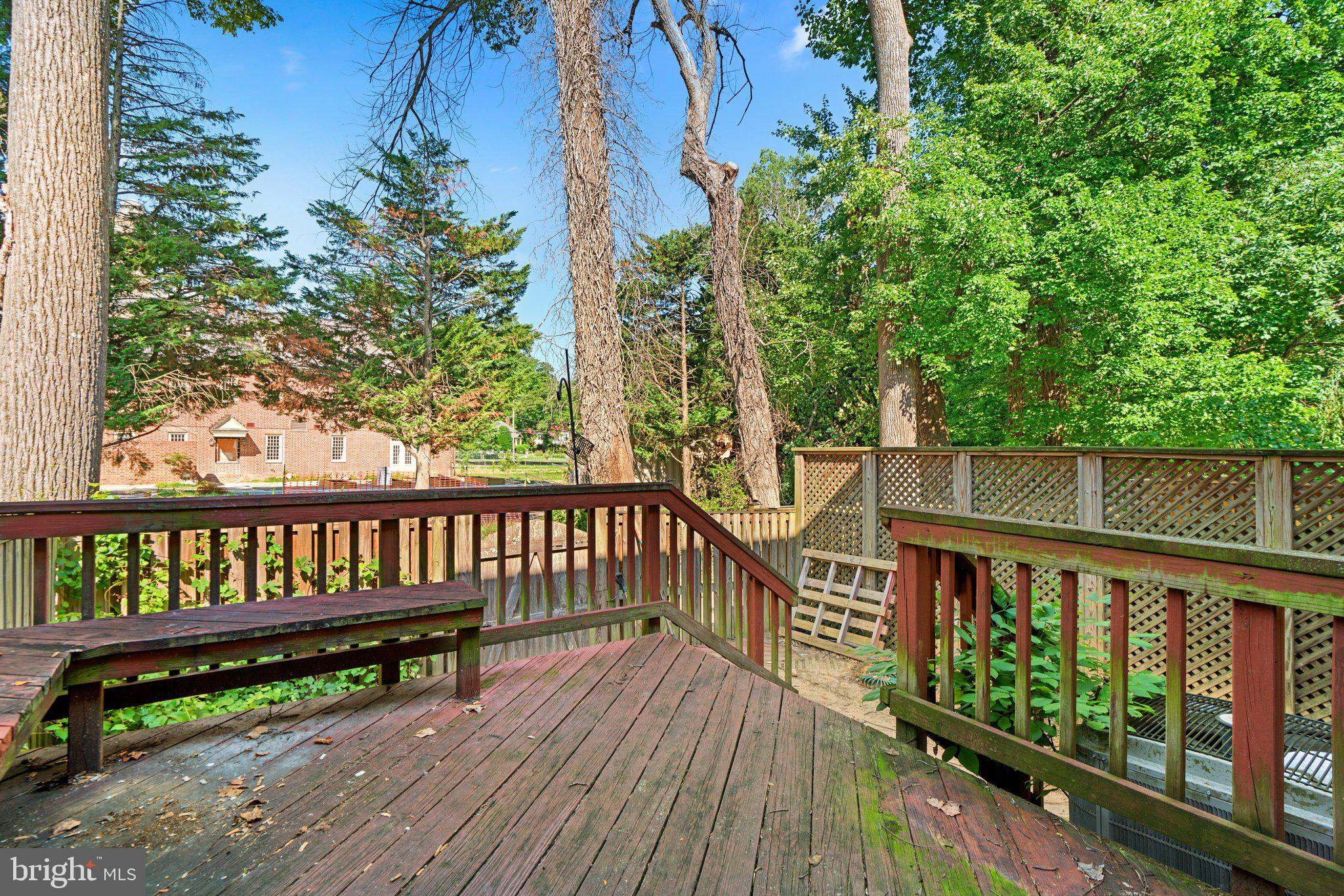 SANDY SPRING VILLAGE - Residential