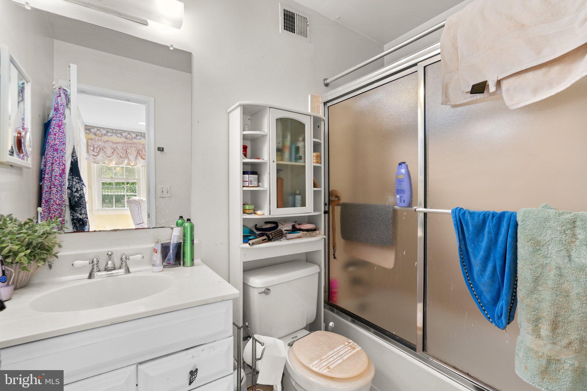 SANDY SPRING VILLAGE - Residential