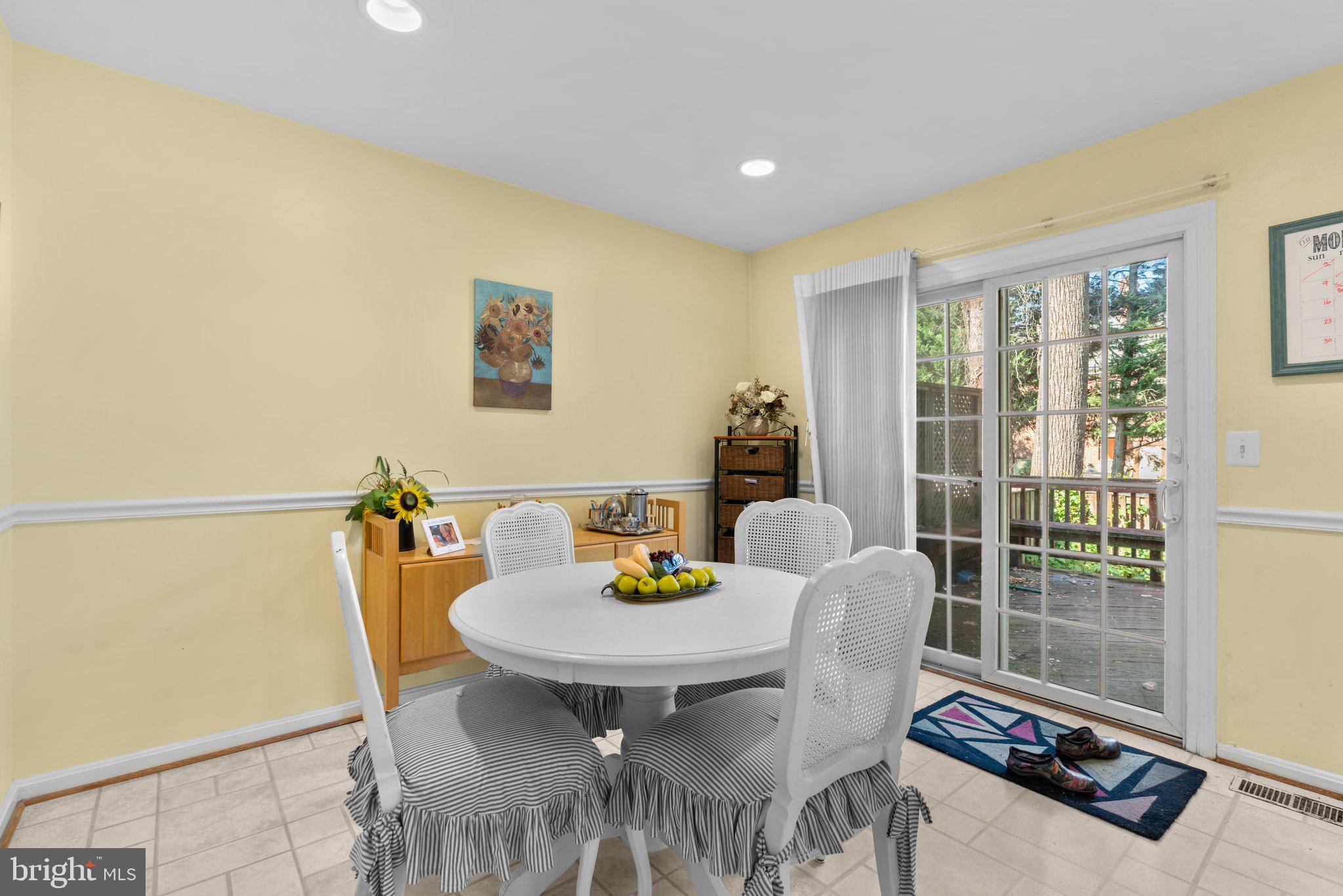 SANDY SPRING VILLAGE - Residential