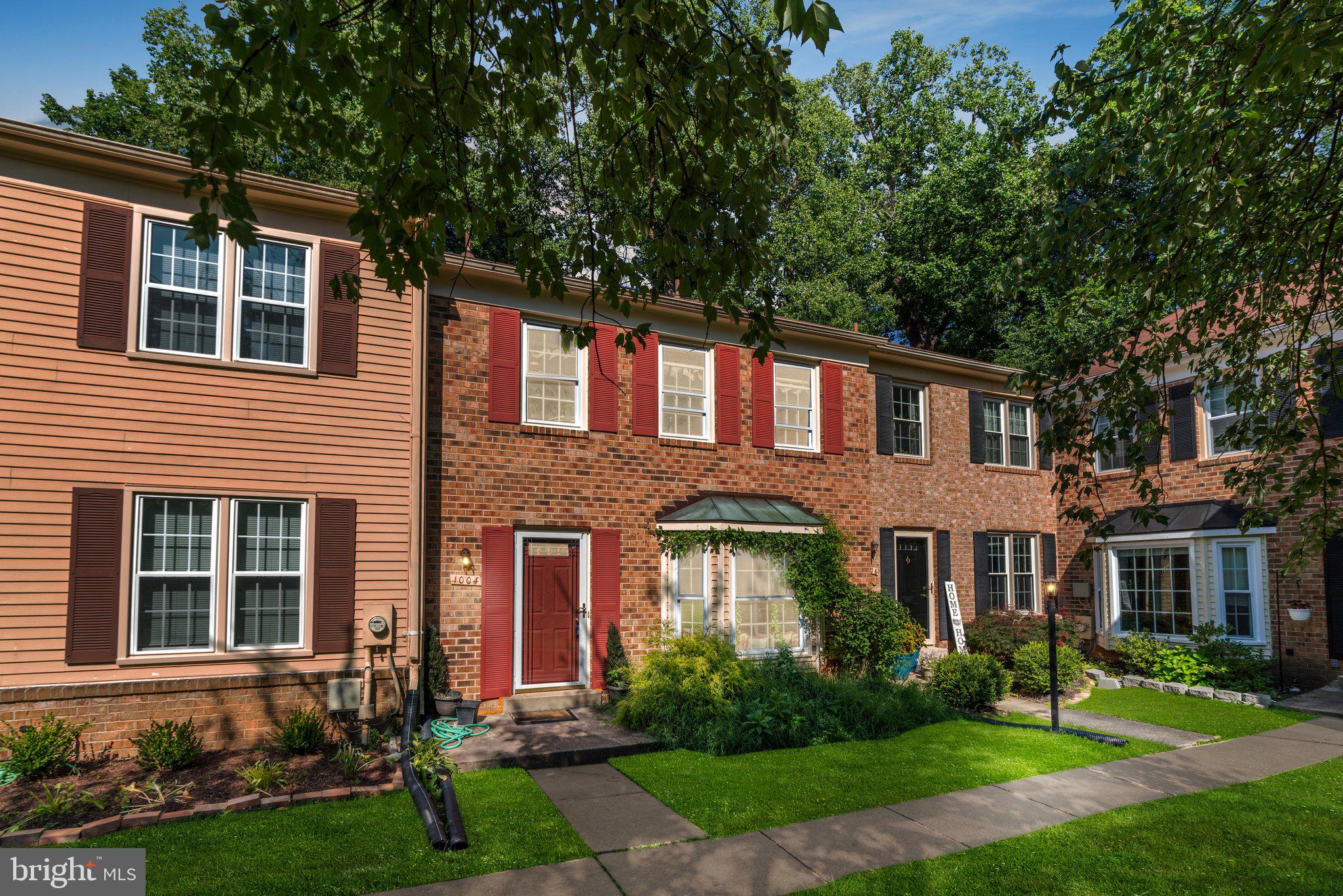 SANDY SPRING VILLAGE - Residential