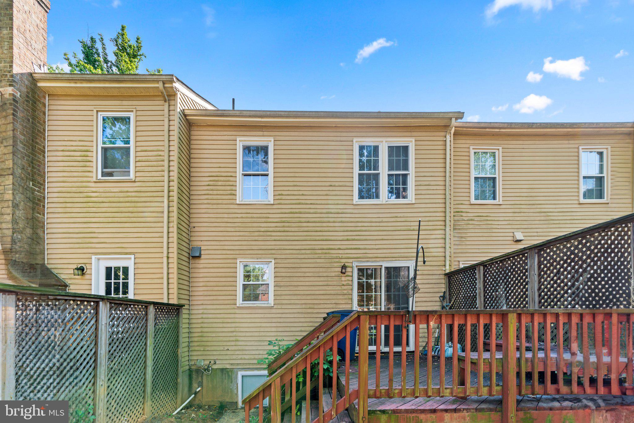 SANDY SPRING VILLAGE - Residential