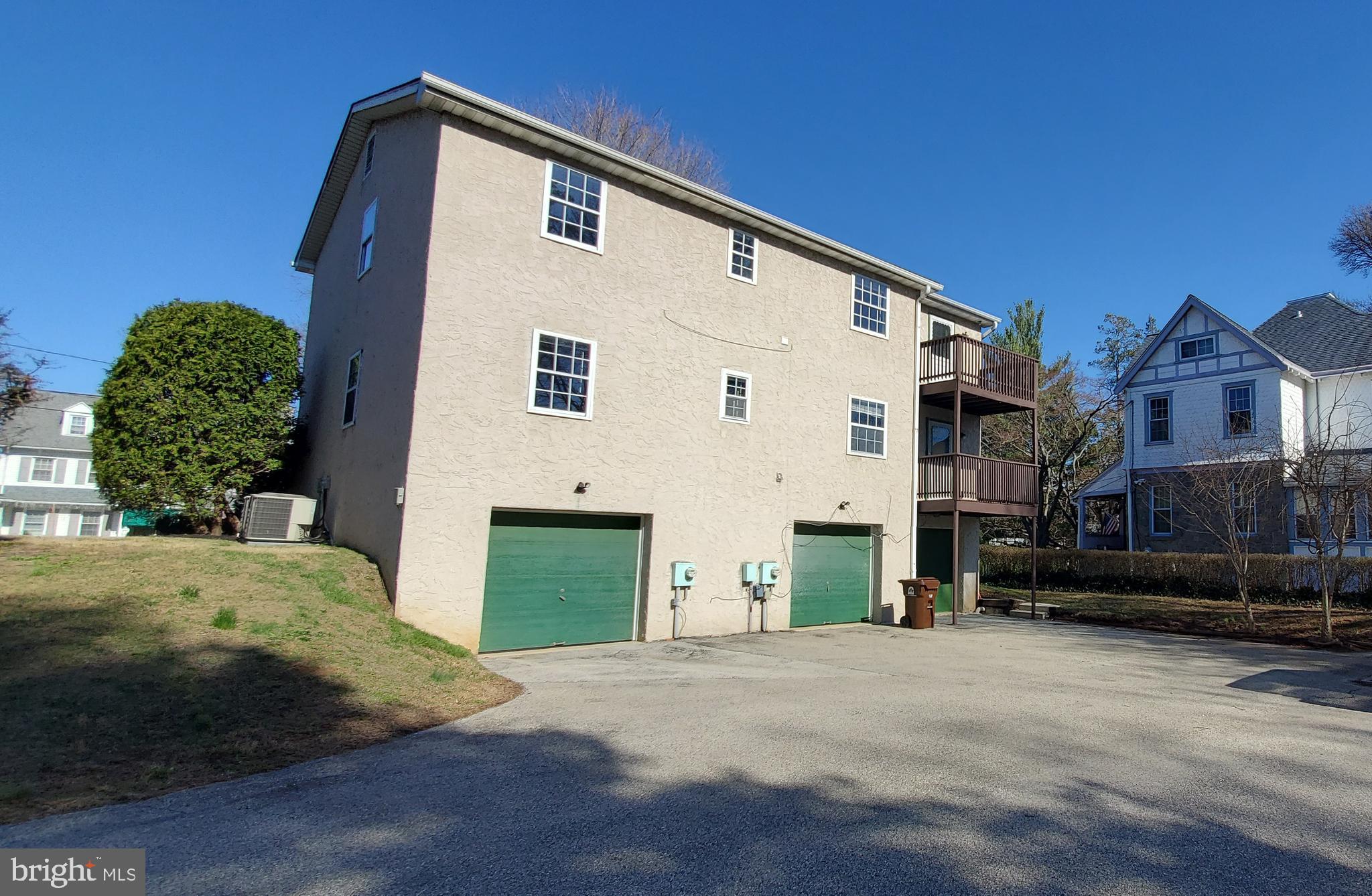 LANSDOWNE - Residential Lease