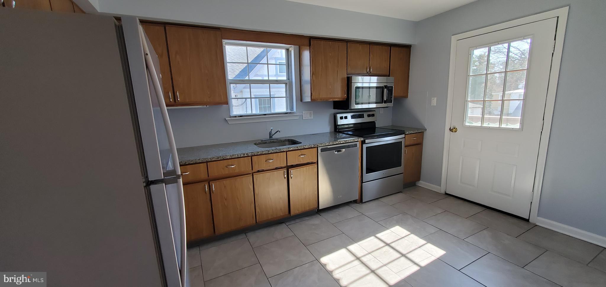 LANSDOWNE - Residential Lease