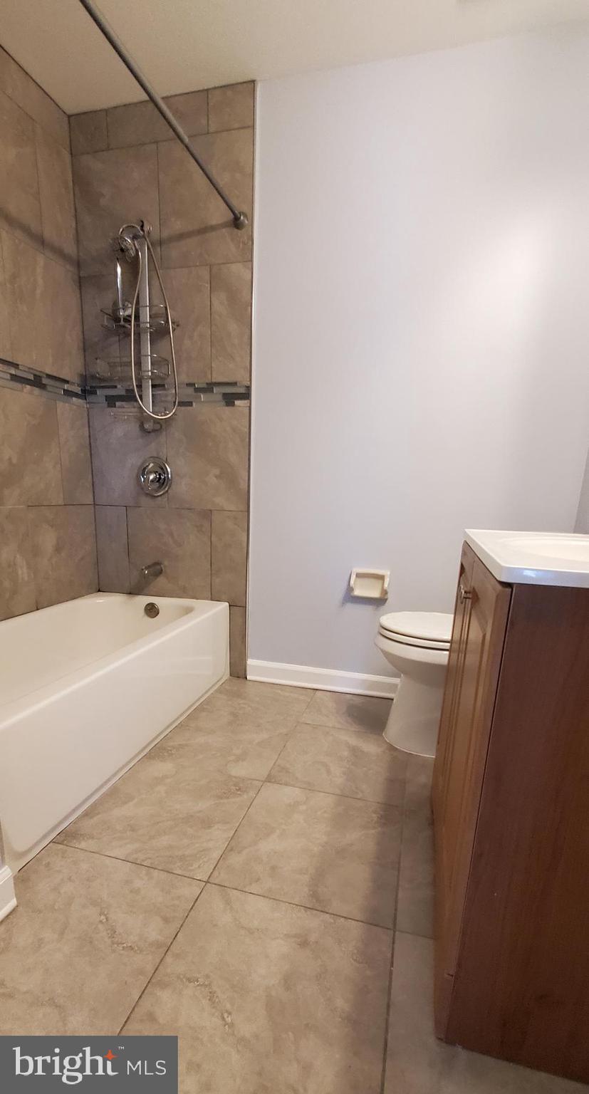 LANSDOWNE - Residential Lease