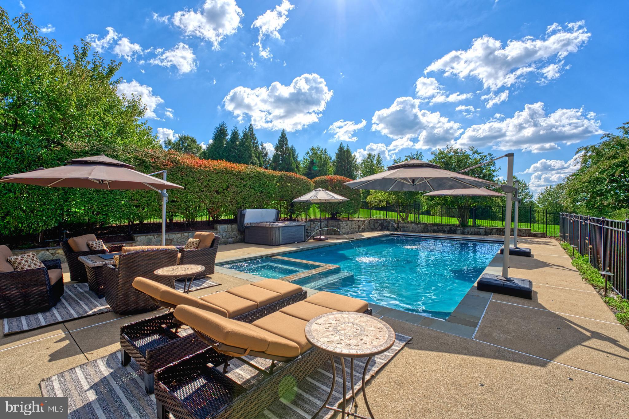 BEACON HILL - Residential