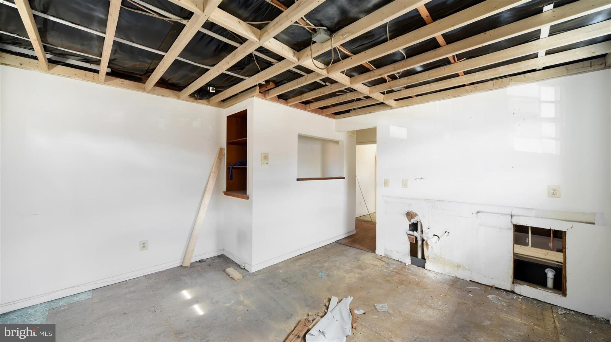 HIGHLANDTOWN - Commercial Sale