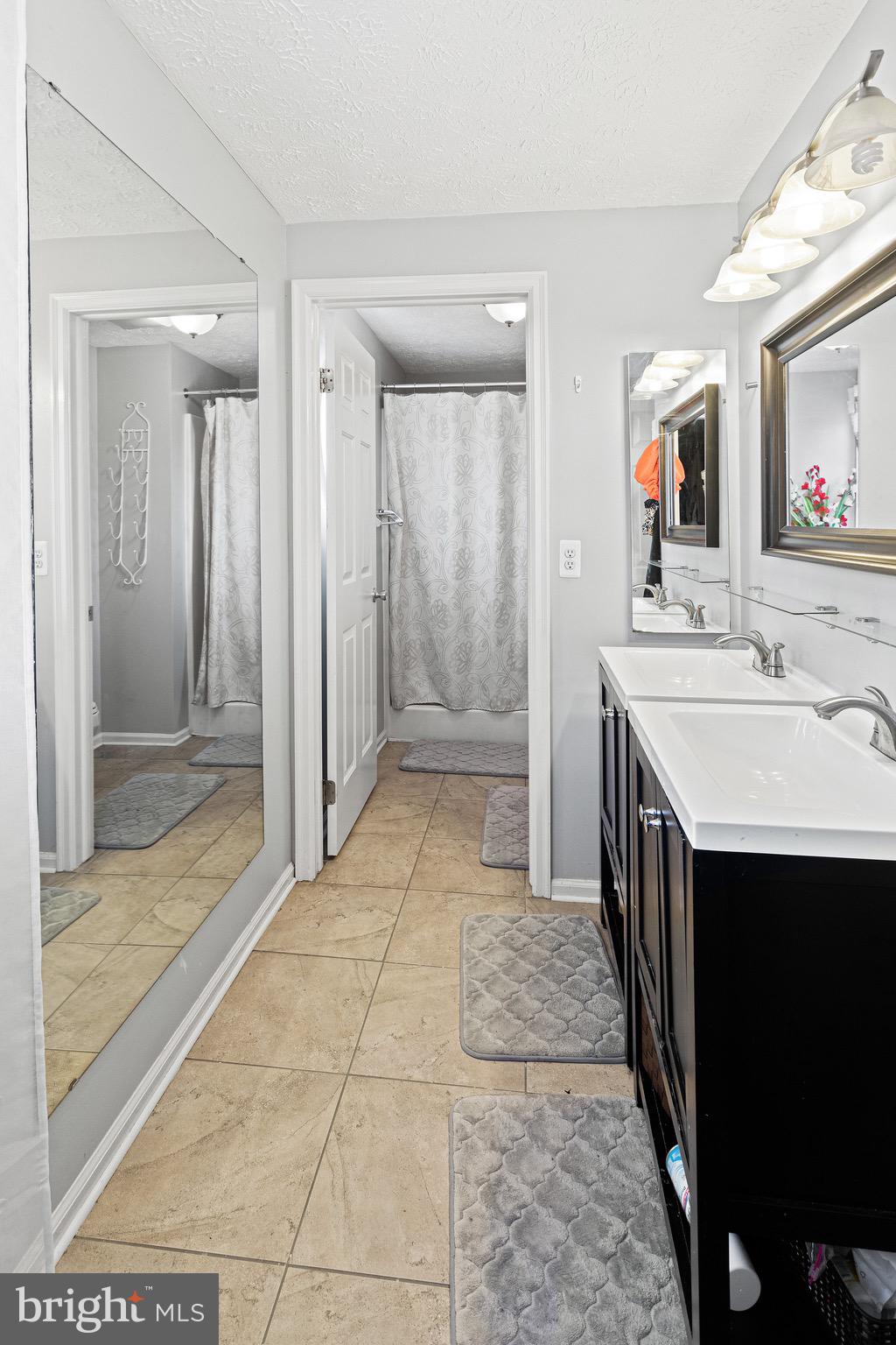 OLD BRIDGE ESTATES - Residential