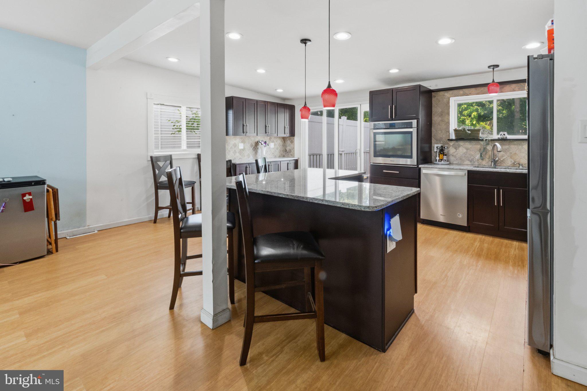 658 VILLA AVENUE E