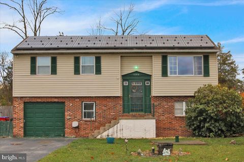 Photo of 1060 Oakdale Drive, POTTSTOWN, PA 19464 (MLS # PAMC2161446)