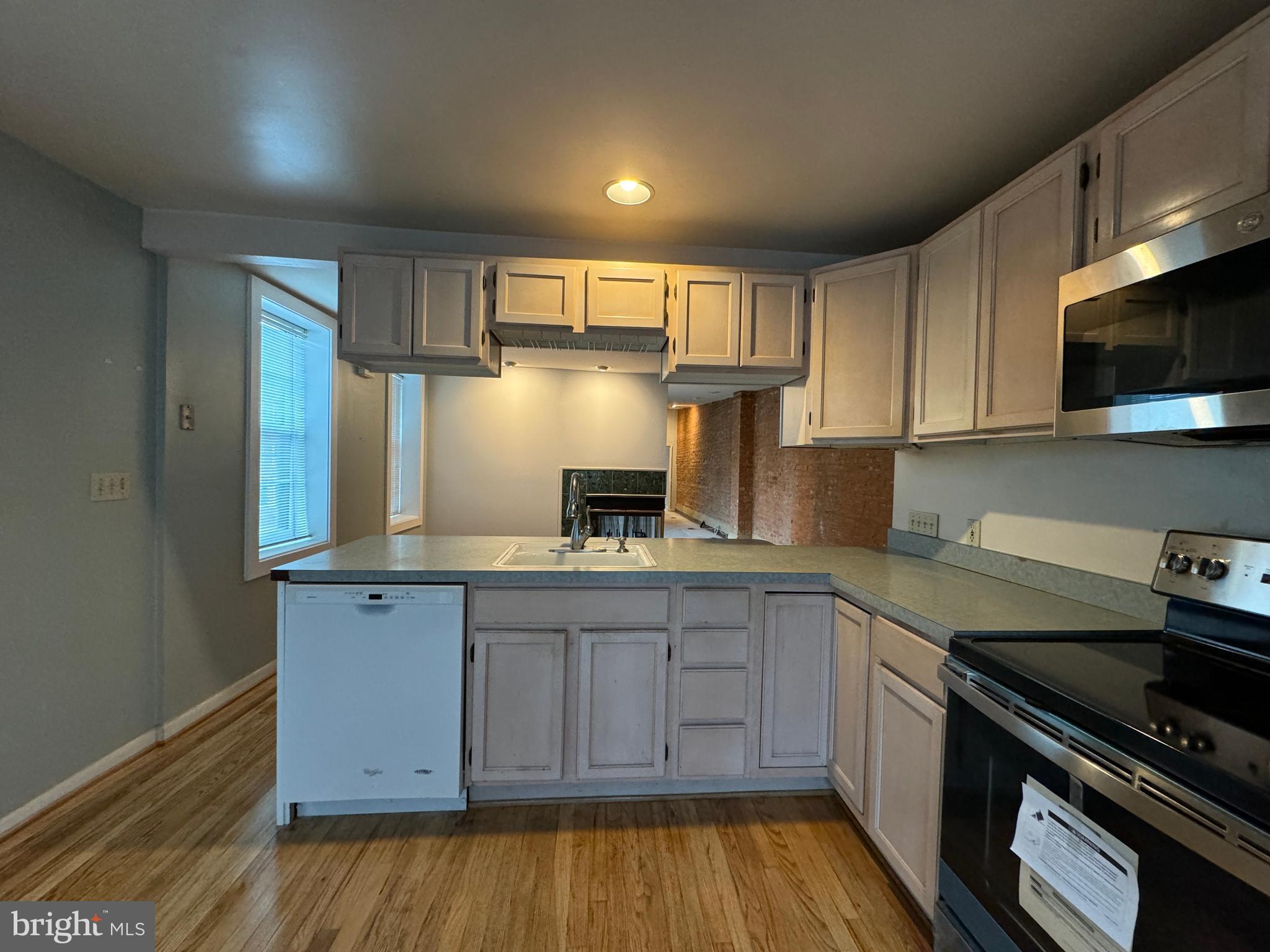 LOCUST POINT - Residential