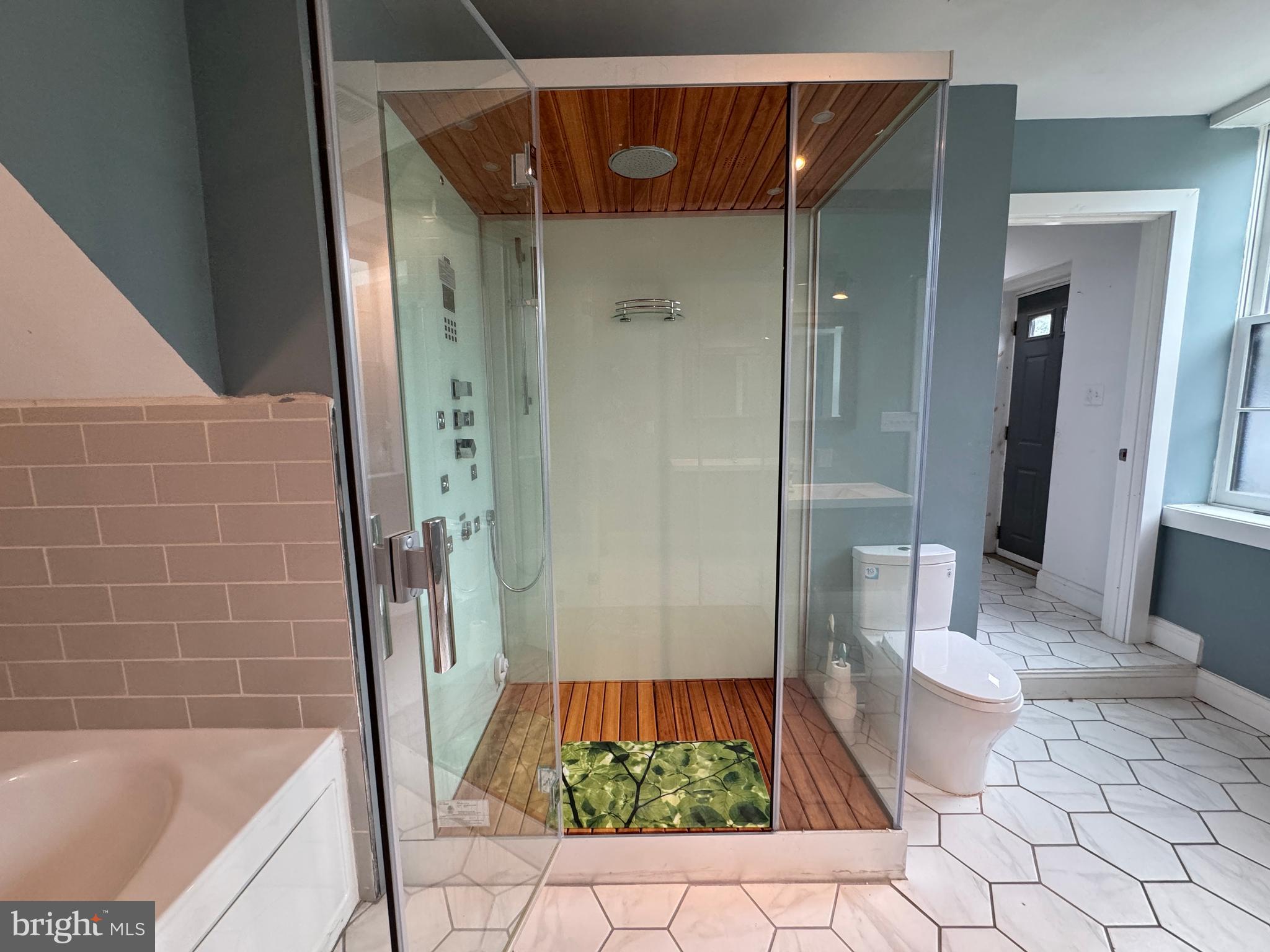 LOCUST POINT - Residential