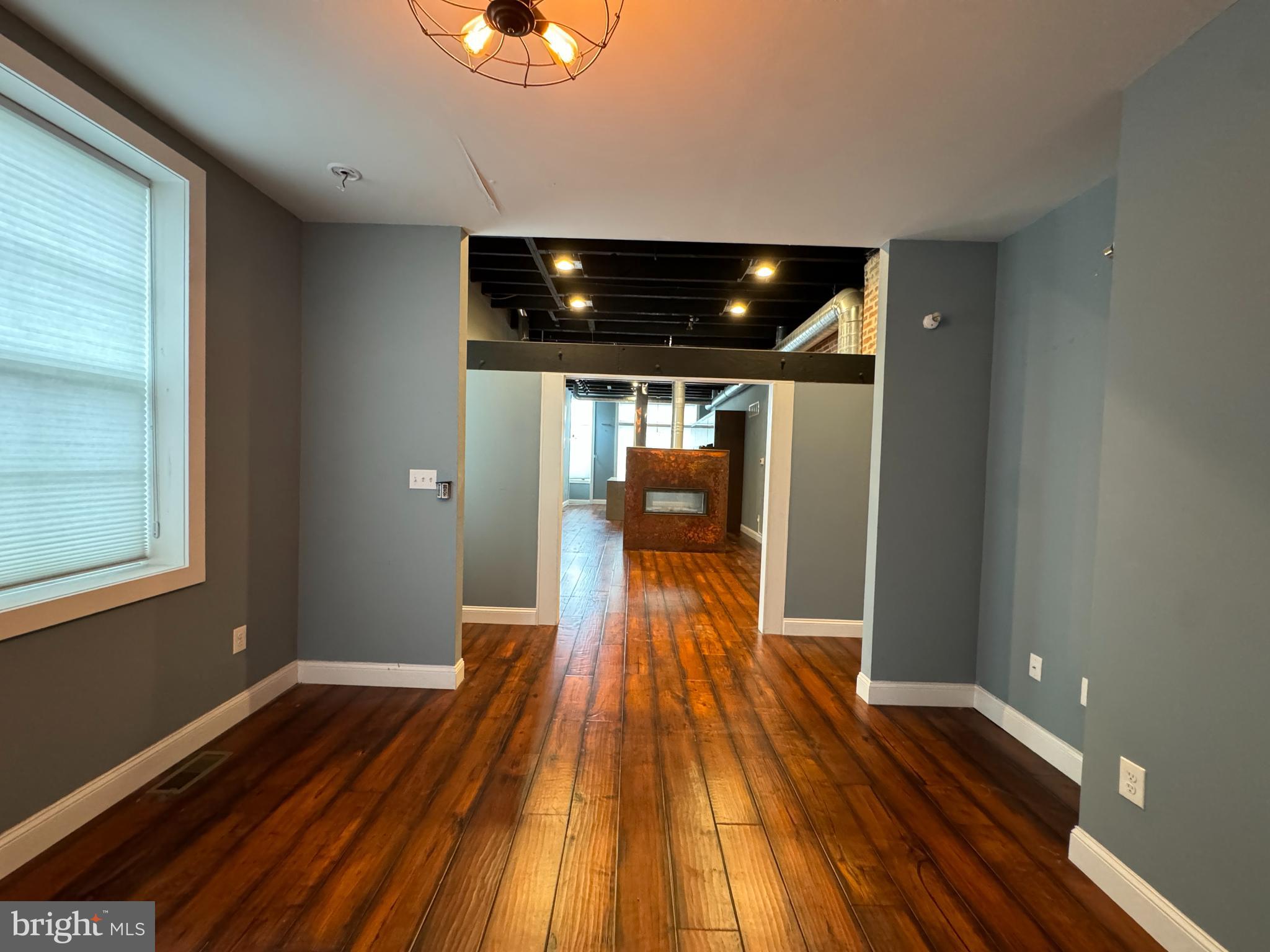 LOCUST POINT - Residential