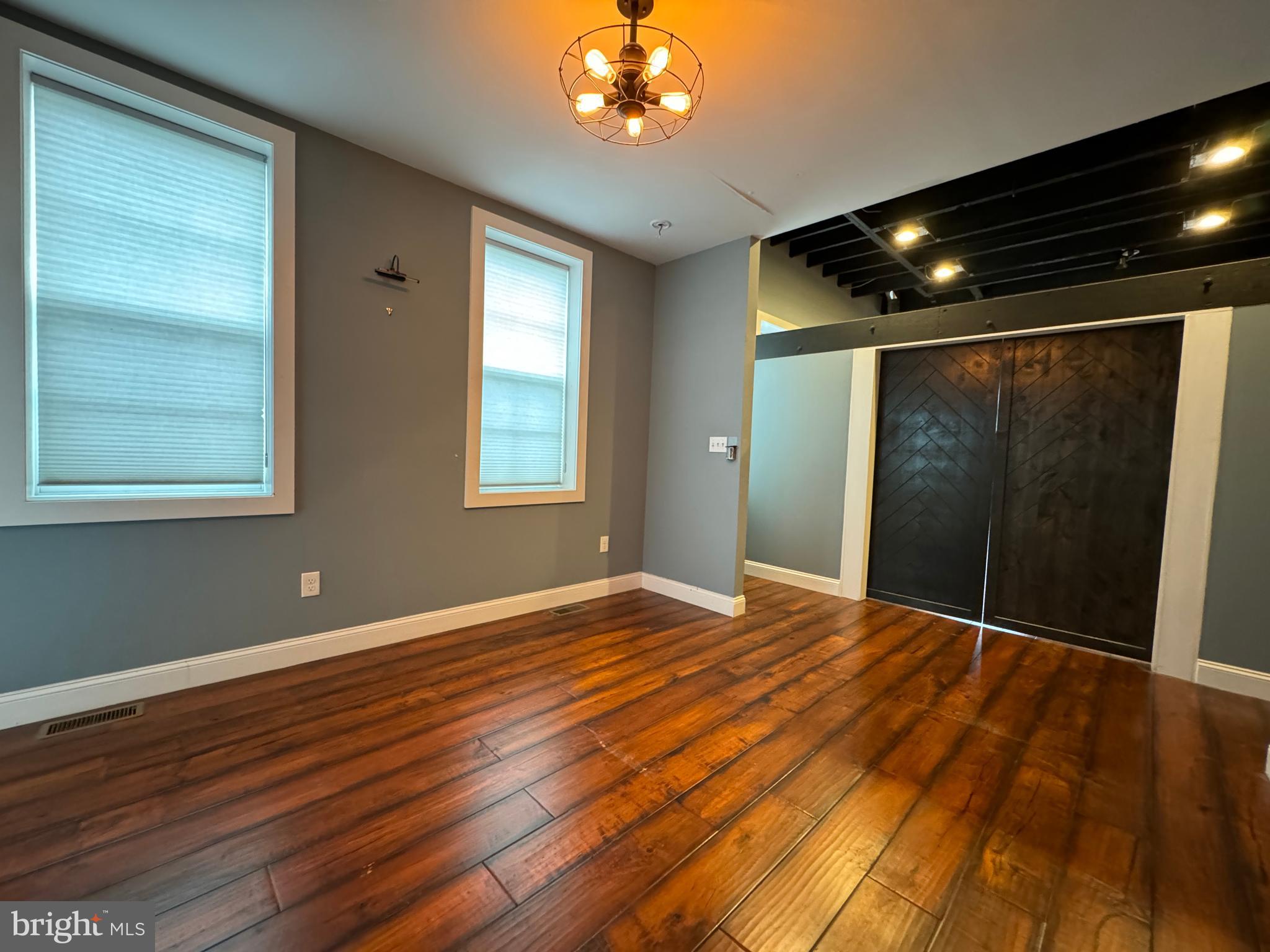 LOCUST POINT - Residential