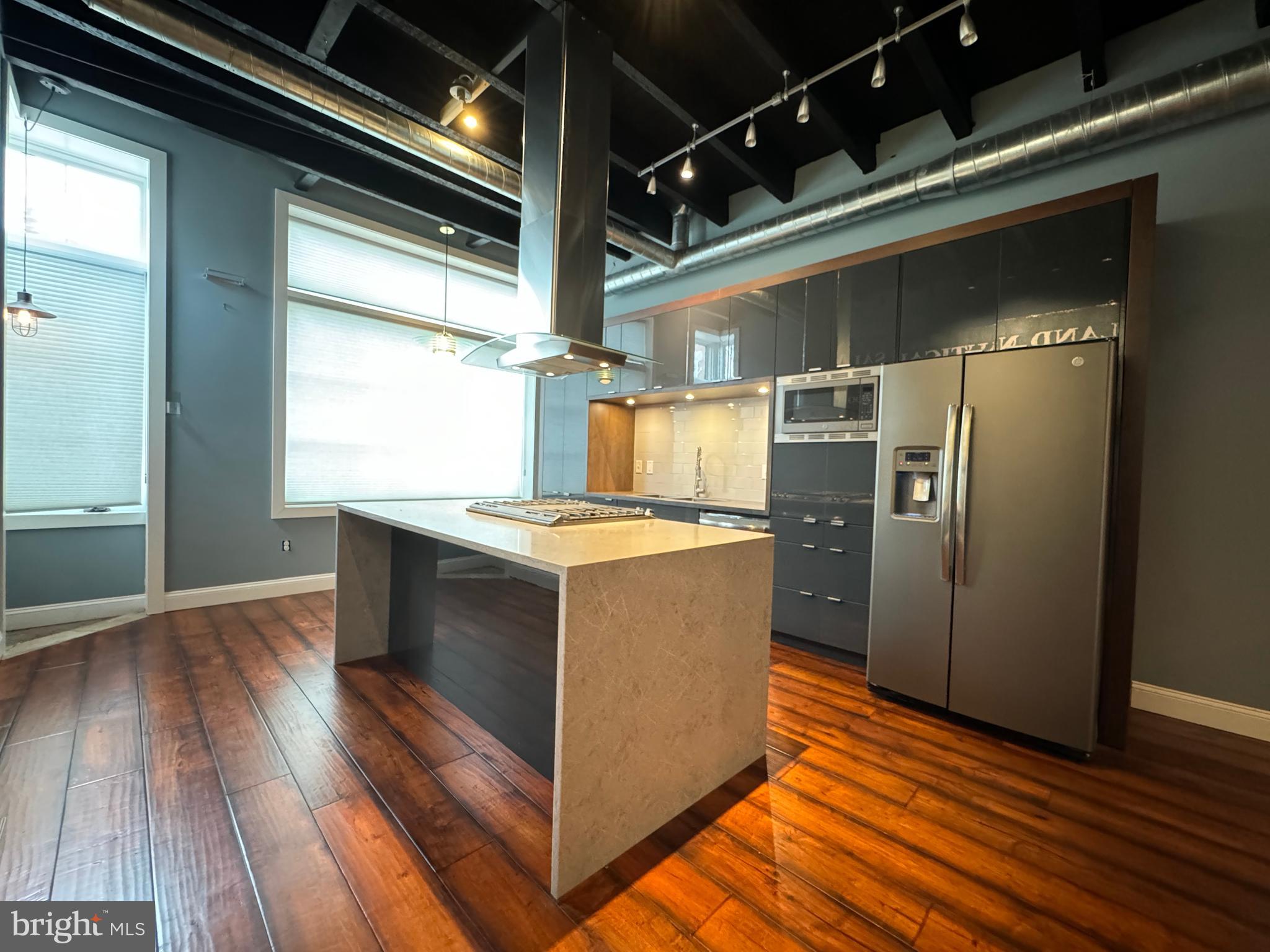 LOCUST POINT - Residential