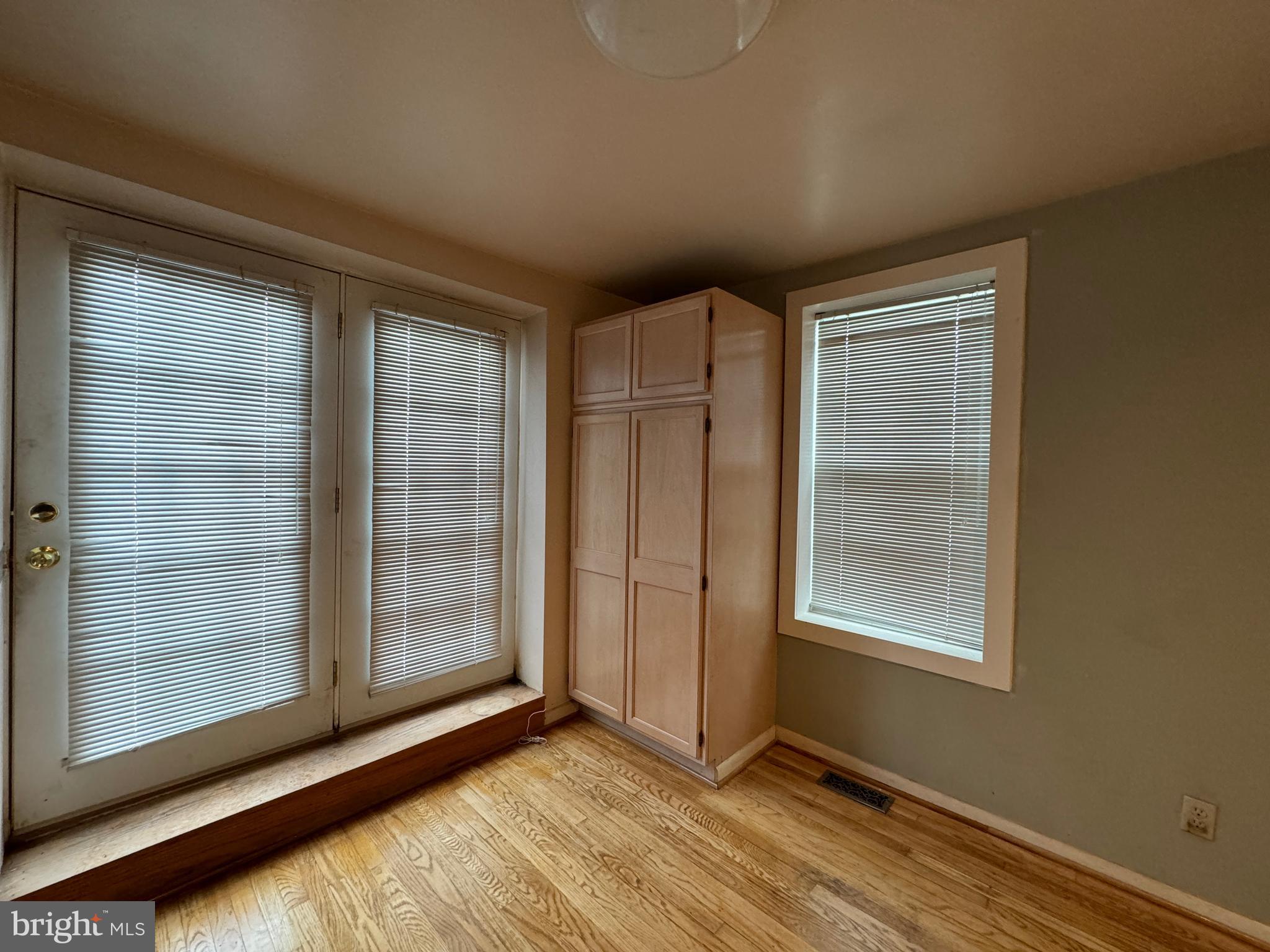 LOCUST POINT - Residential