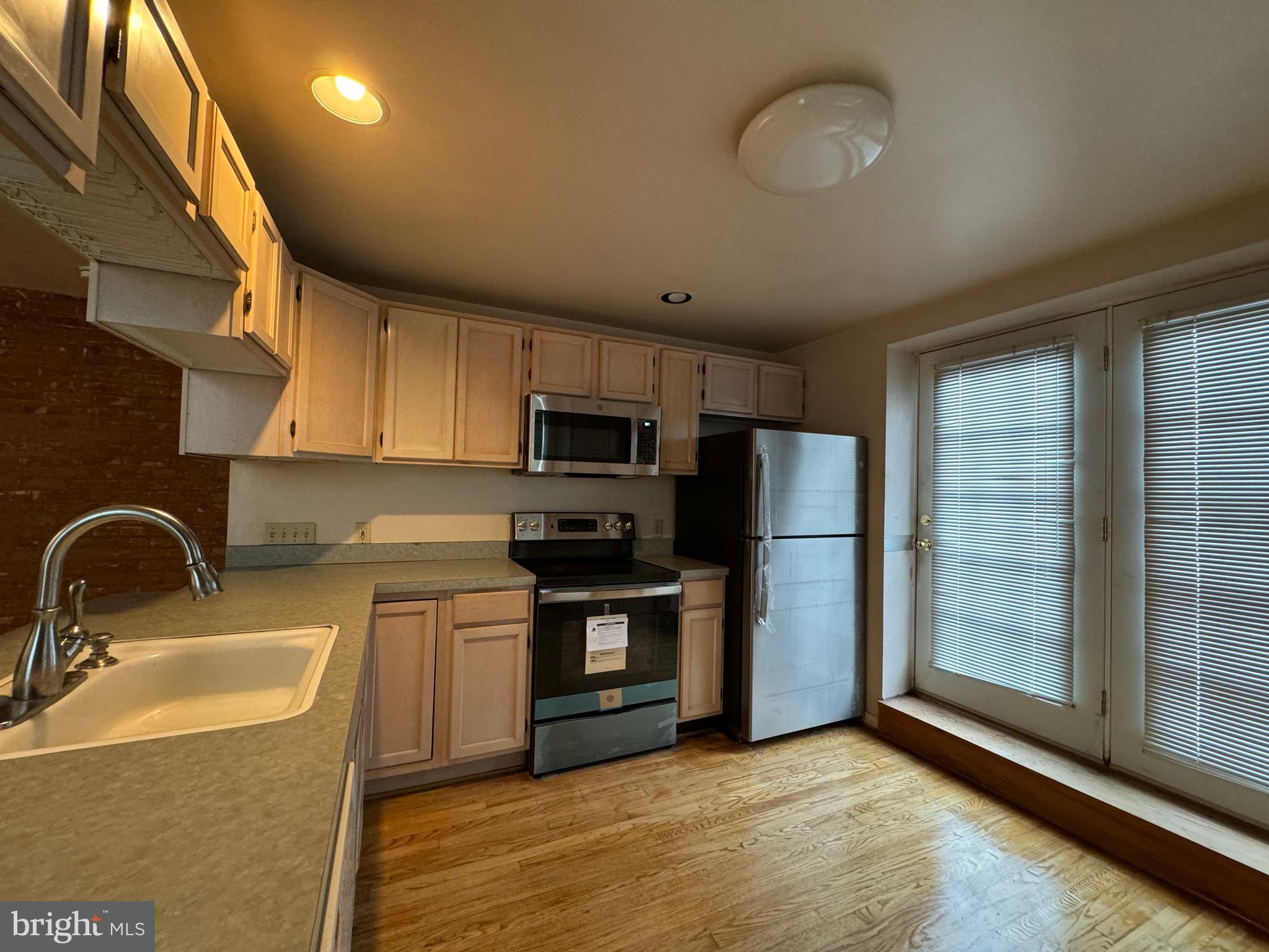 LOCUST POINT - Residential