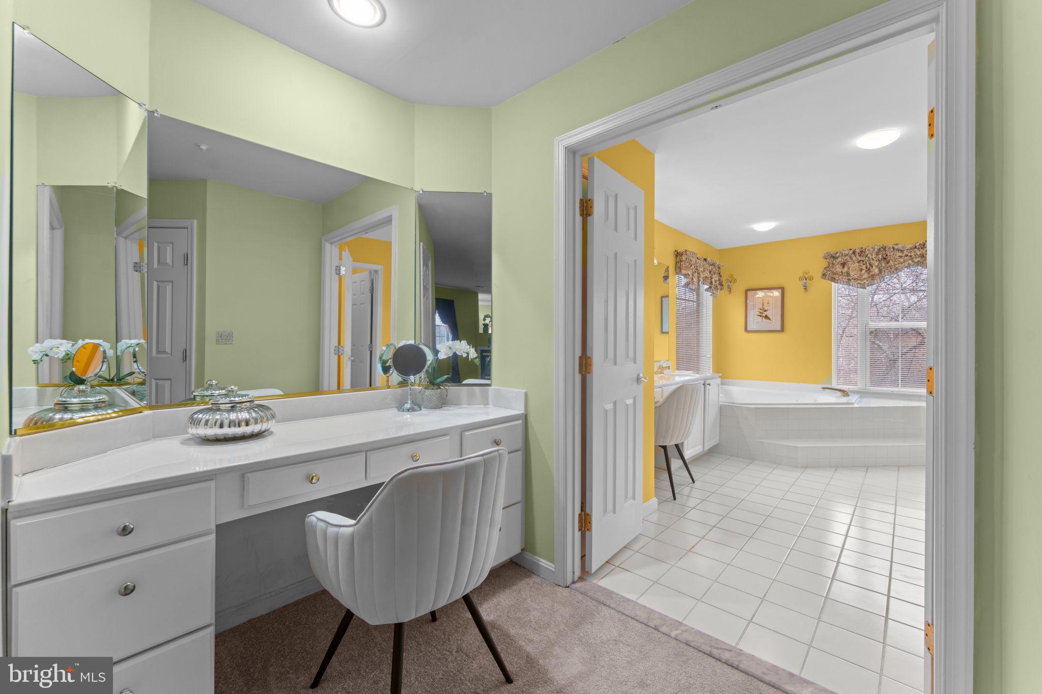 FARMINGTON WOODS - Residential